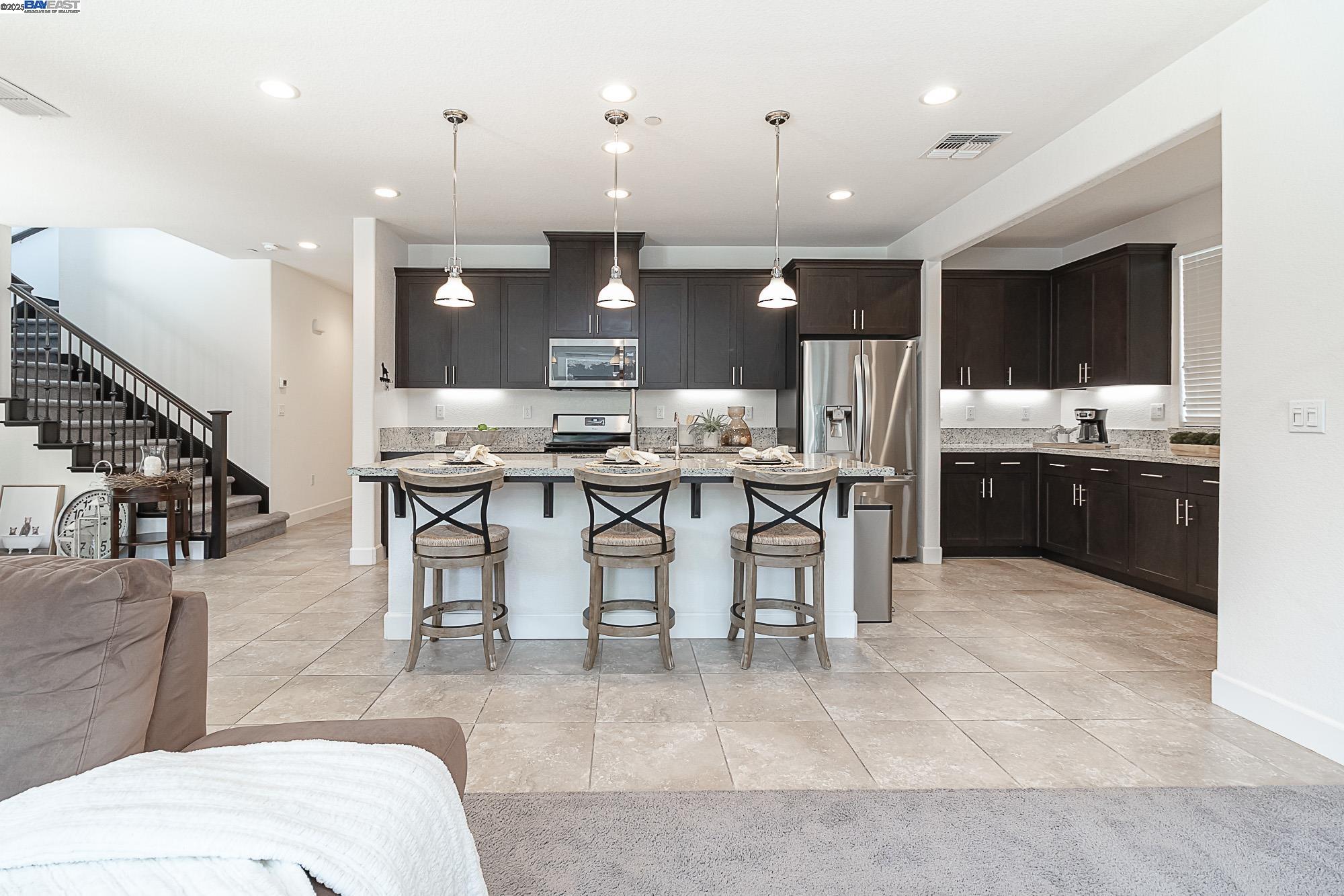 Detail Gallery Image 14 of 26 For 18082 Amador Dr, Lathrop,  CA 95330 - 4 Beds | 3 Baths