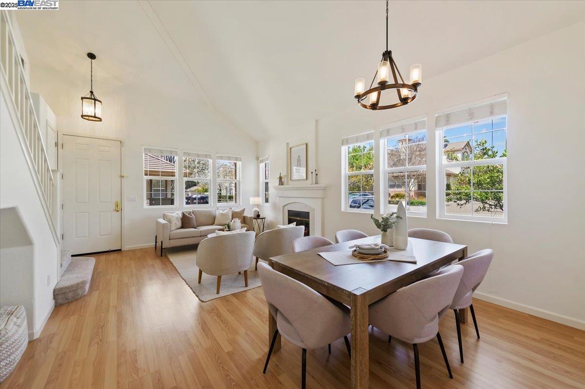 Detail Gallery Image 7 of 32 For 3989 Strafford Ct, Dublin,  CA 94568 - 3 Beds | 2/1 Baths