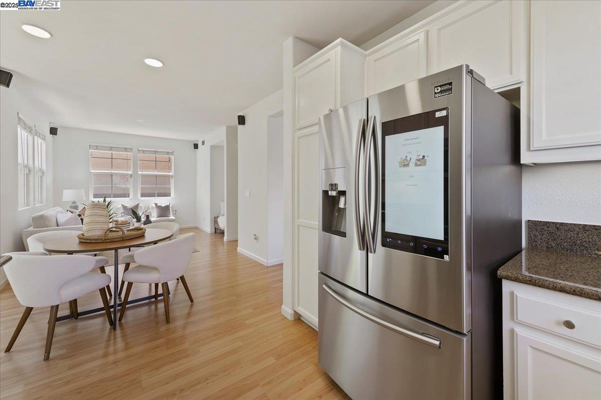 Detail Gallery Image 12 of 32 For 3989 Strafford Ct, Dublin,  CA 94568 - 3 Beds | 2/1 Baths