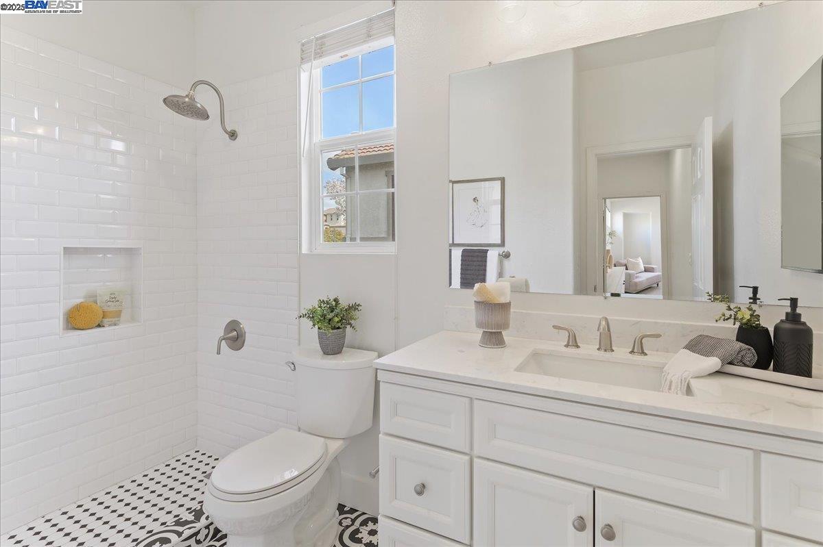 Detail Gallery Image 29 of 32 For 3989 Strafford Ct, Dublin,  CA 94568 - 3 Beds | 2/1 Baths