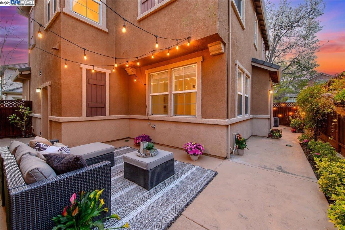 Detail Gallery Image 31 of 32 For 3989 Strafford Ct, Dublin,  CA 94568 - 3 Beds | 2/1 Baths