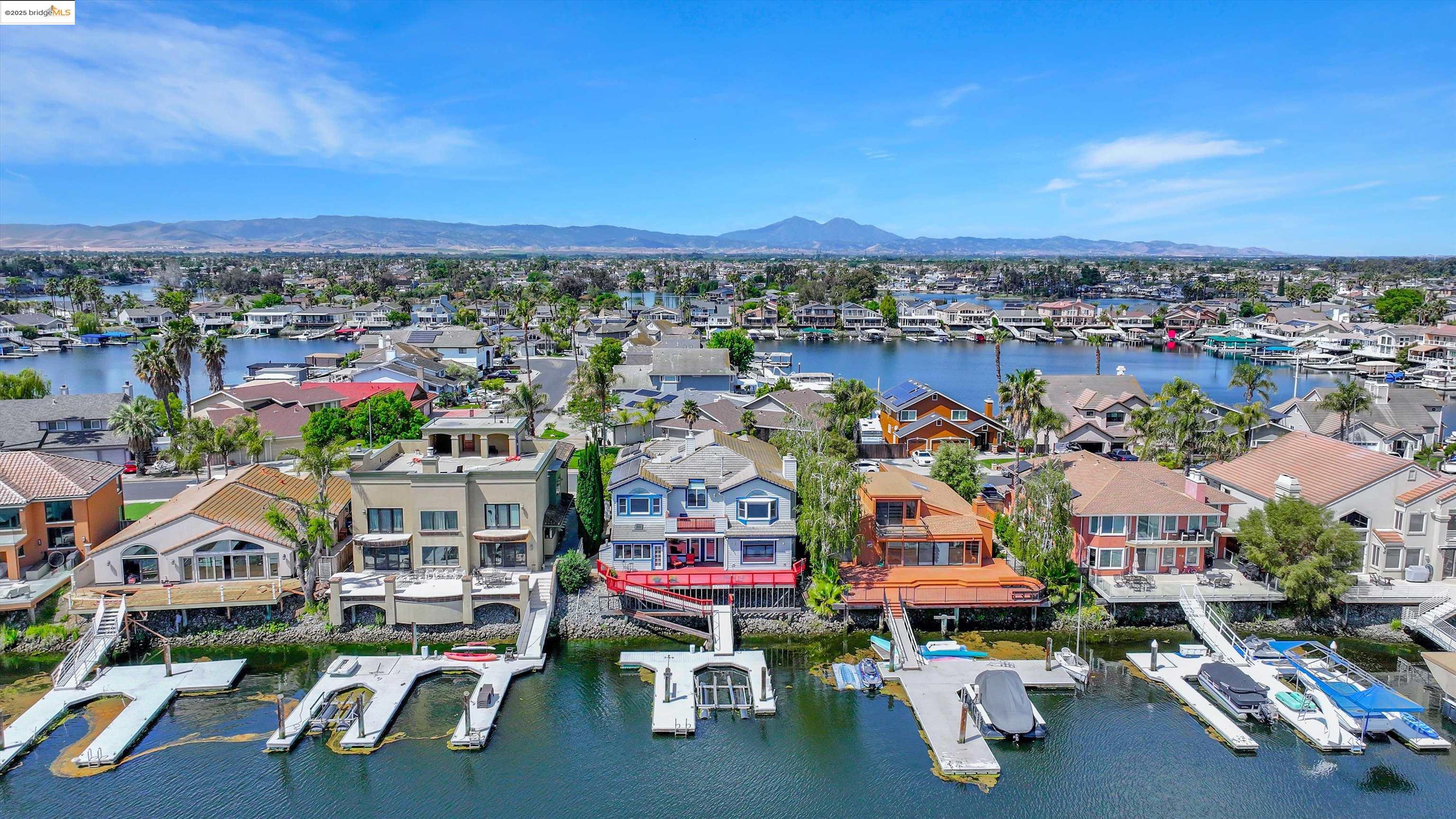 Detail Gallery Image 2 of 52 For 5578 Starfish Pl, Discovery Bay,  CA 94505 - 3 Beds | 3/1 Baths