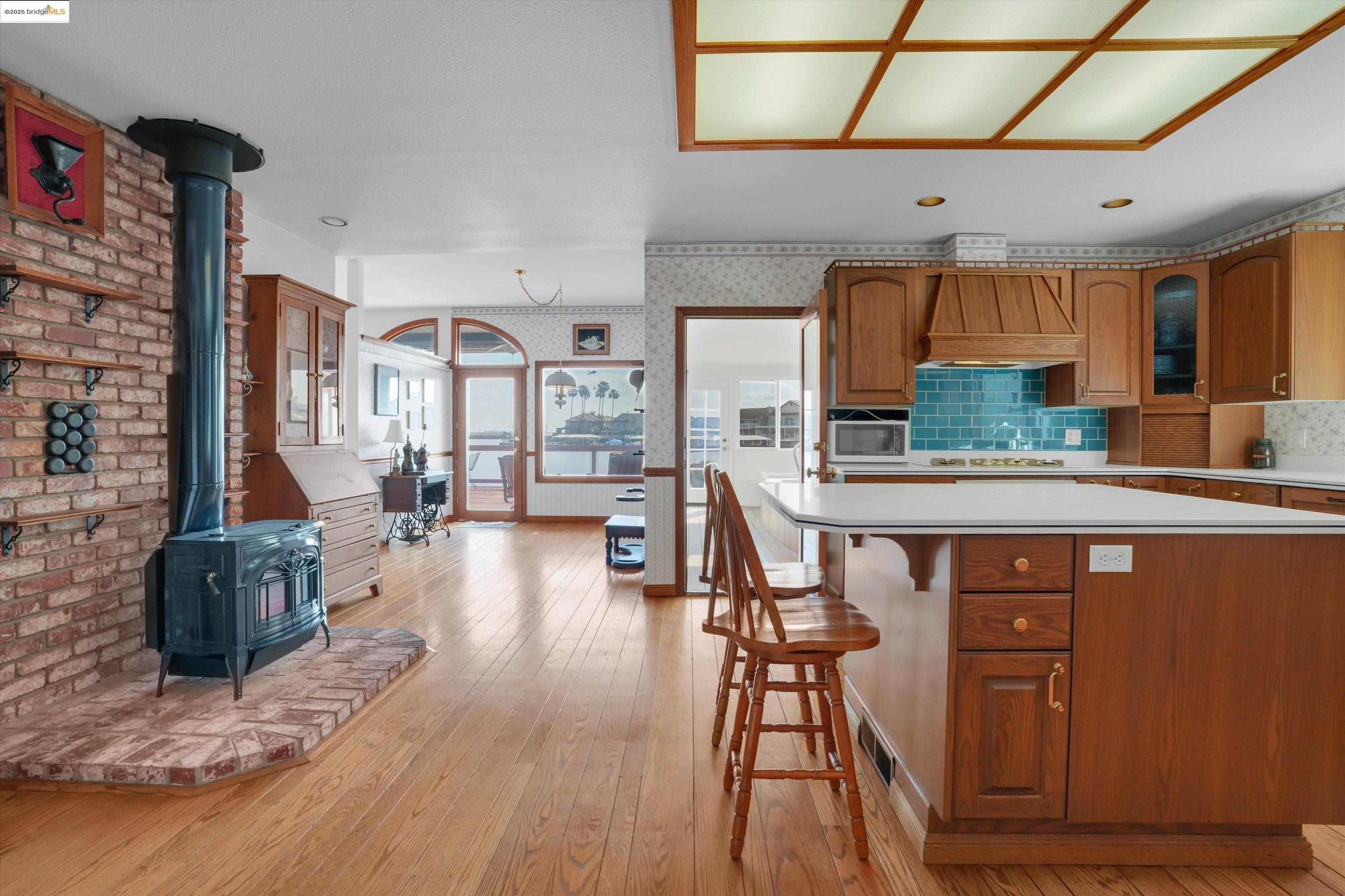 Detail Gallery Image 16 of 52 For 5578 Starfish Pl, Discovery Bay,  CA 94505 - 3 Beds | 3/1 Baths
