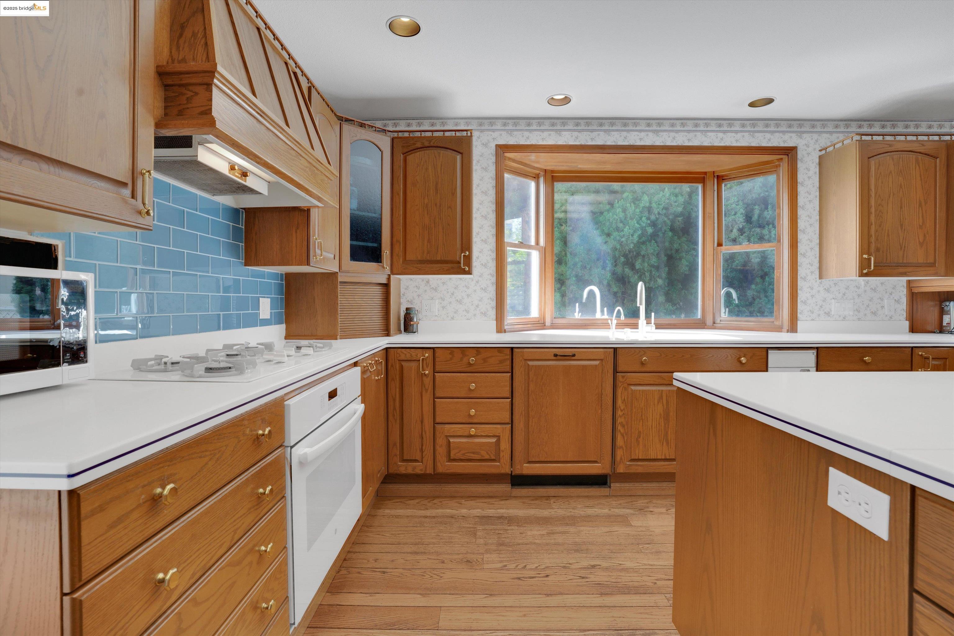 Detail Gallery Image 18 of 52 For 5578 Starfish Pl, Discovery Bay,  CA 94505 - 3 Beds | 3/1 Baths