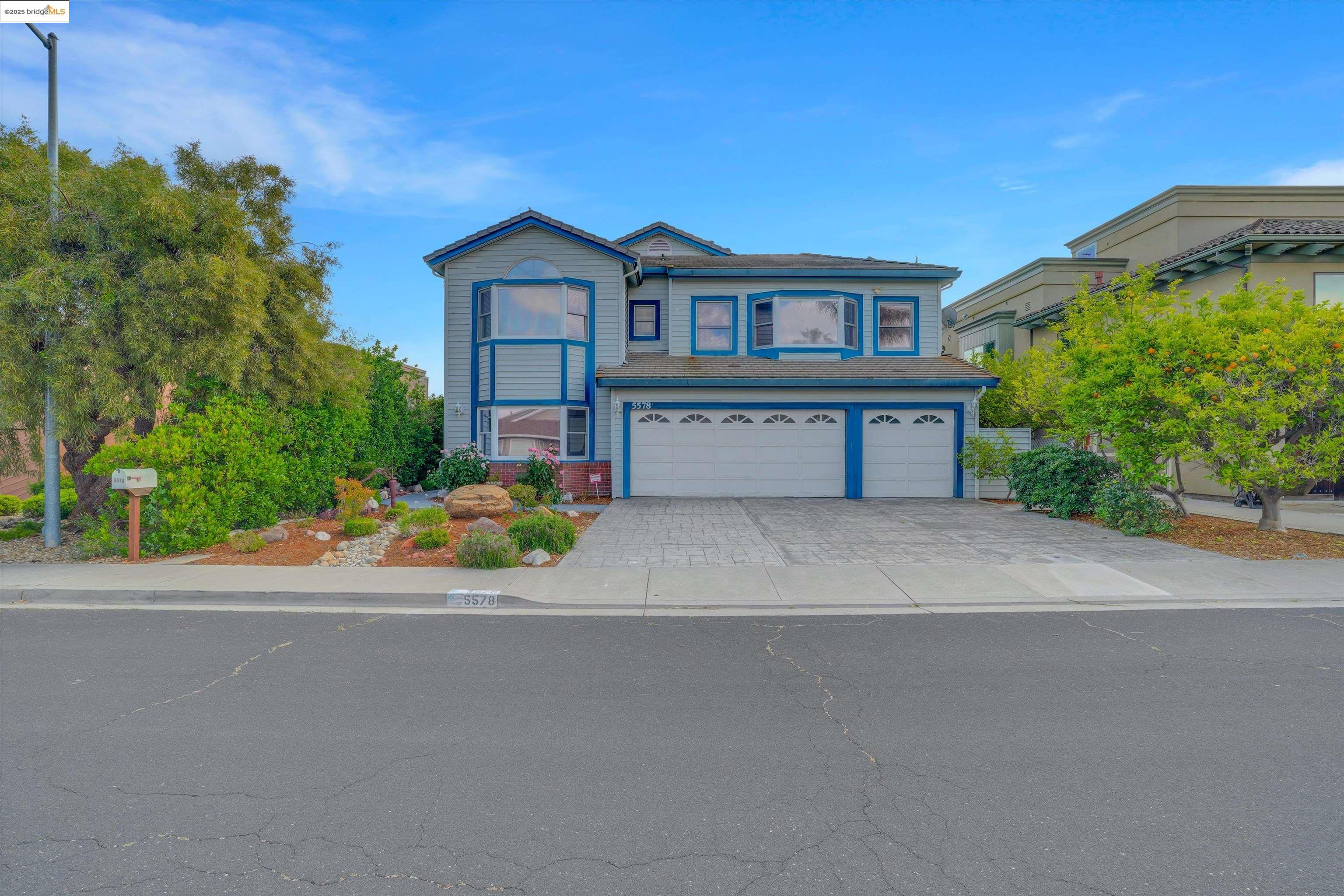 Detail Gallery Image 4 of 52 For 5578 Starfish Pl, Discovery Bay,  CA 94505 - 3 Beds | 3/1 Baths