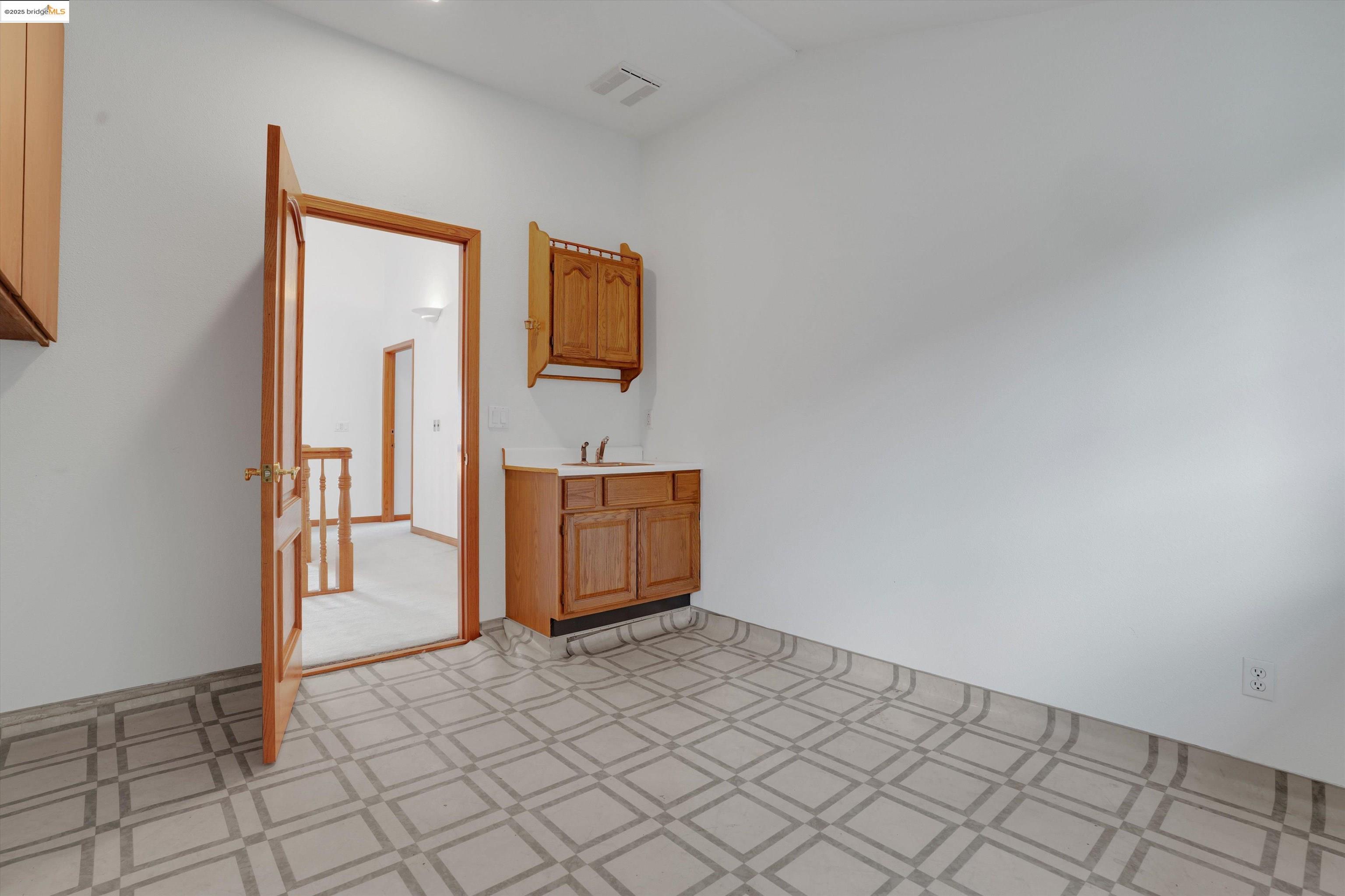 Detail Gallery Image 32 of 52 For 5578 Starfish Pl, Discovery Bay,  CA 94505 - 3 Beds | 3/1 Baths