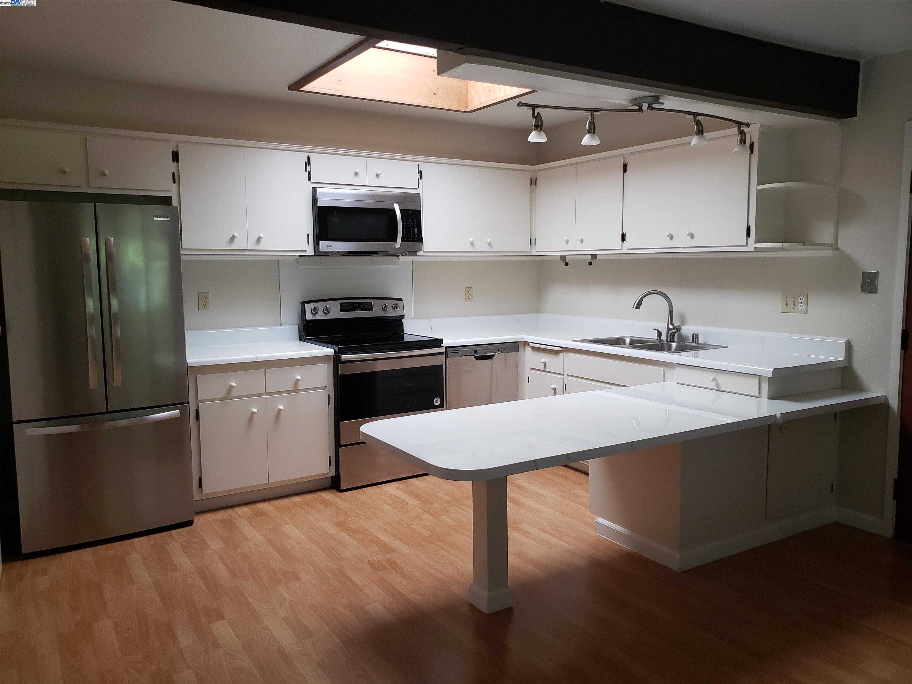 Detail Gallery Image 20 of 25 For 3107 Corona Dr, Davis,  CA 95616 - 3 Beds | 2 Baths