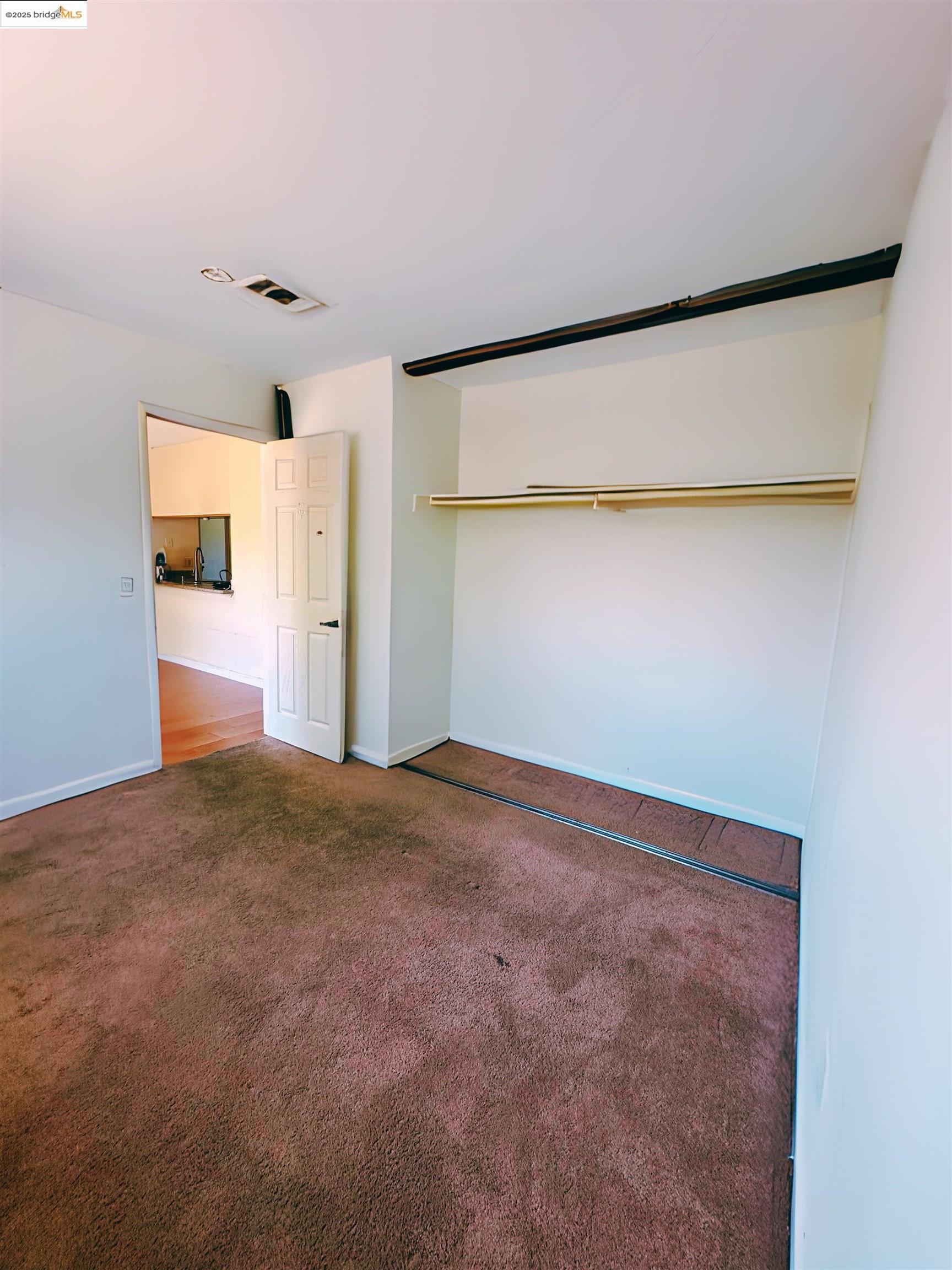 Detail Gallery Image 6 of 9 For 2006 Robin Dr, Fairfield,  CA 94533 - 4 Beds | 2 Baths