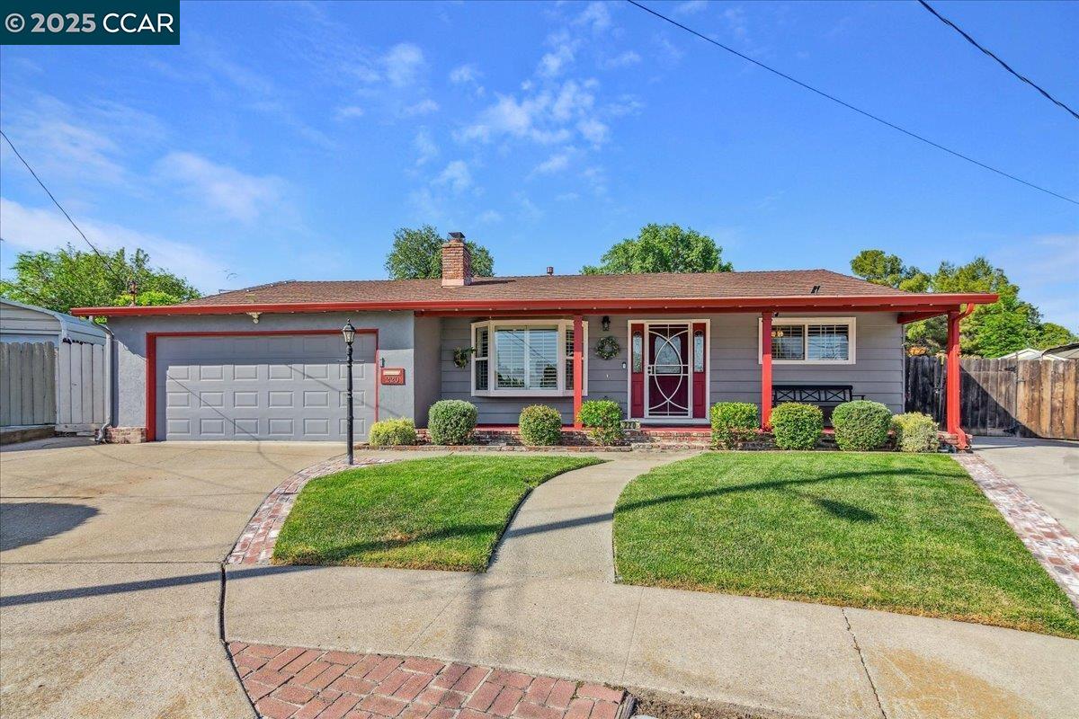 Detail Gallery Image 1 of 41 For 220 Longview Ct, Antioch,  CA 94509 - 3 Beds | 2 Baths