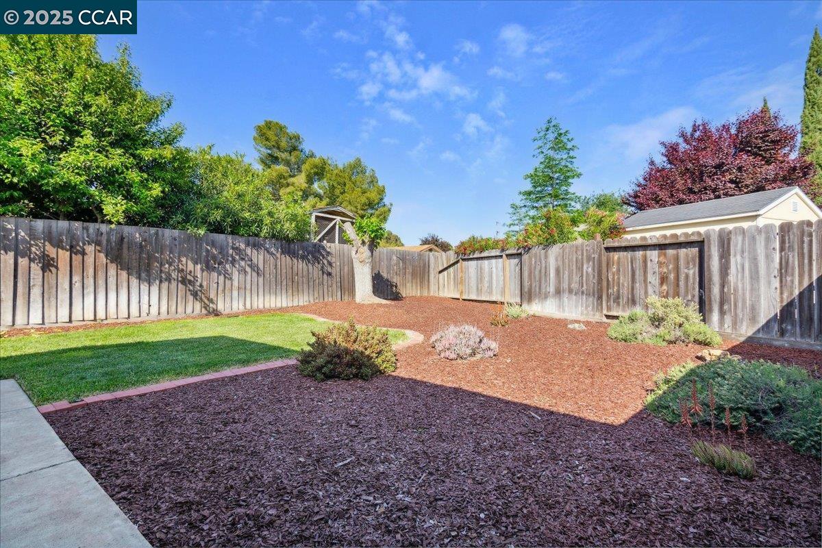 Detail Gallery Image 29 of 41 For 220 Longview Ct, Antioch,  CA 94509 - 3 Beds | 2 Baths