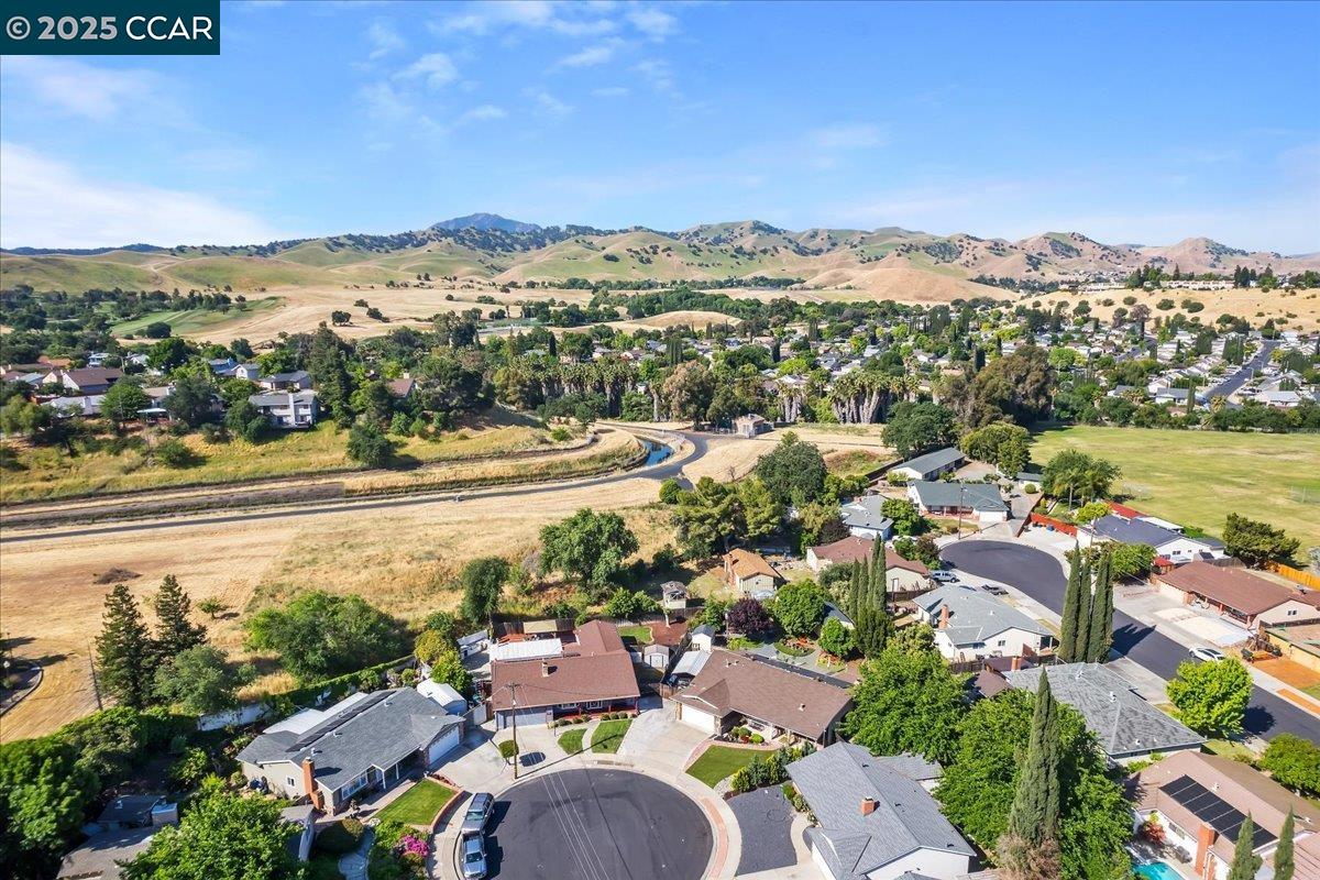 Detail Gallery Image 38 of 41 For 220 Longview Ct, Antioch,  CA 94509 - 3 Beds | 2 Baths