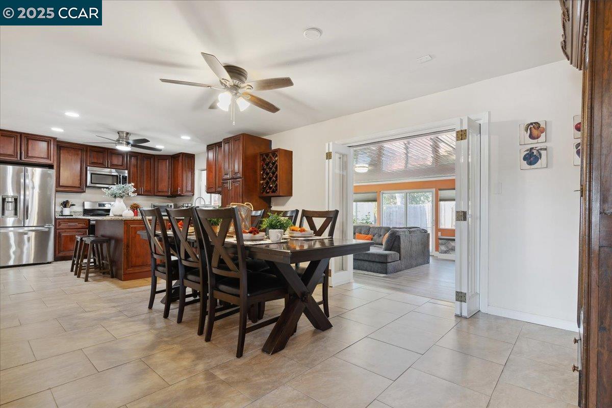 Detail Gallery Image 7 of 41 For 220 Longview Ct, Antioch,  CA 94509 - 3 Beds | 2 Baths