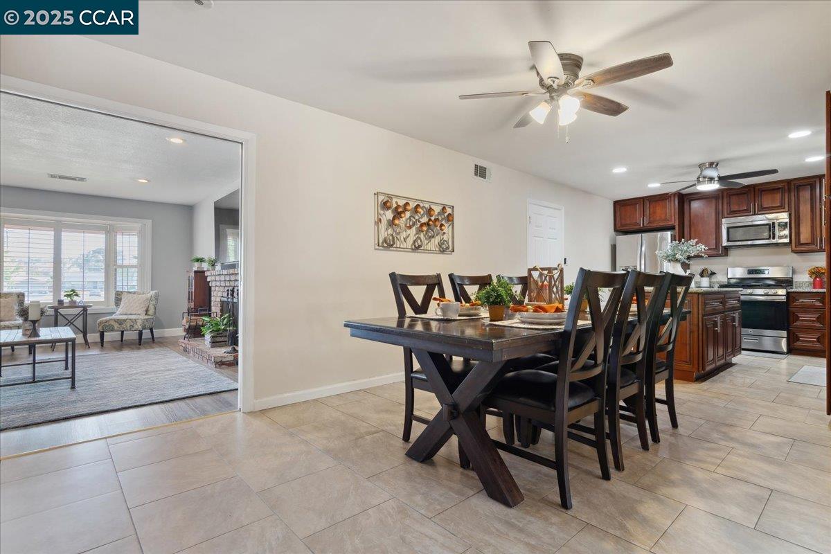 Detail Gallery Image 8 of 41 For 220 Longview Ct, Antioch,  CA 94509 - 3 Beds | 2 Baths