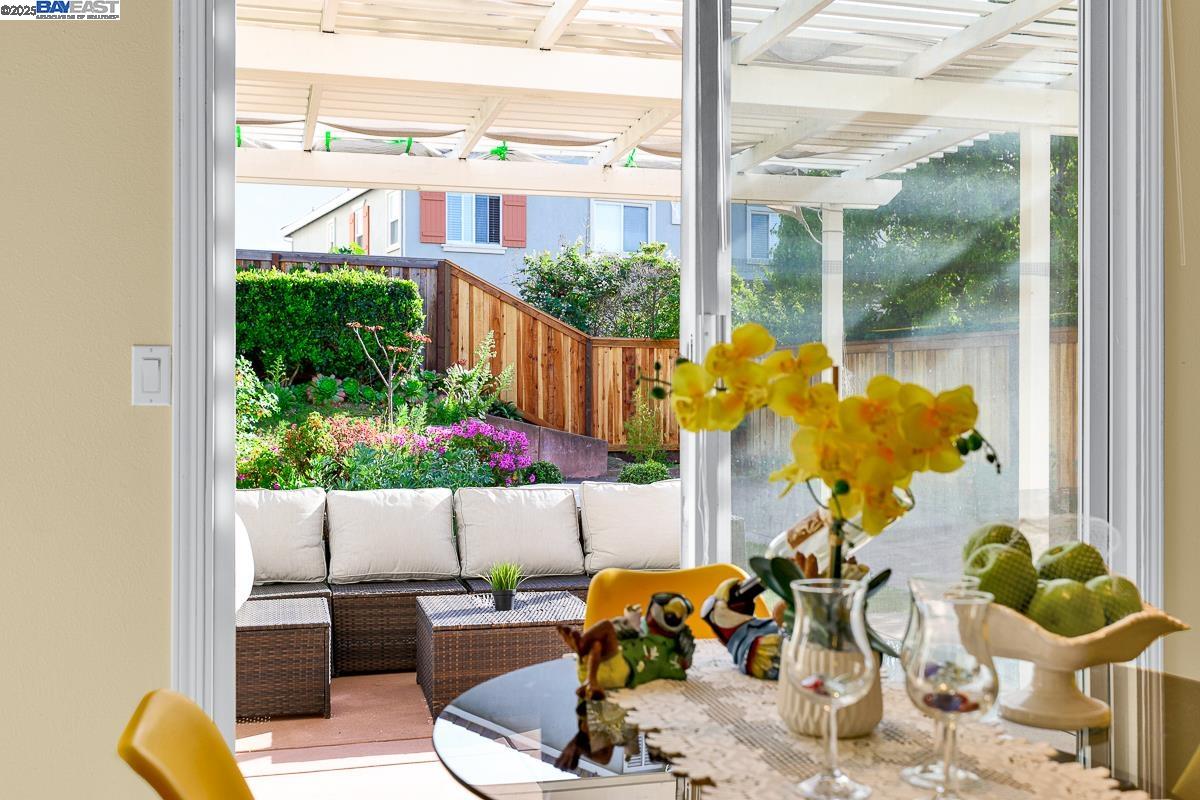 Detail Gallery Image 17 of 60 For 436 Wood Glen Dr, Richmond,  CA 94806 - 5 Beds | 4 Baths