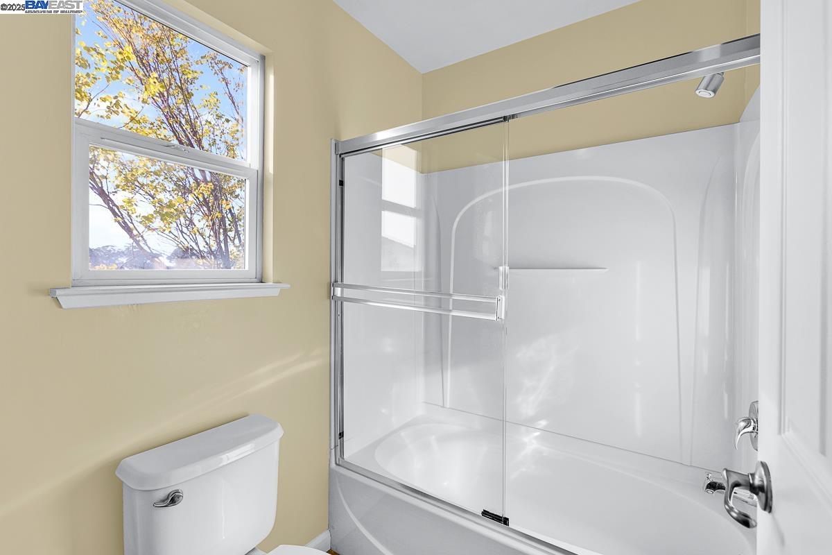 Detail Gallery Image 32 of 60 For 436 Wood Glen Dr, Richmond,  CA 94806 - 5 Beds | 4 Baths