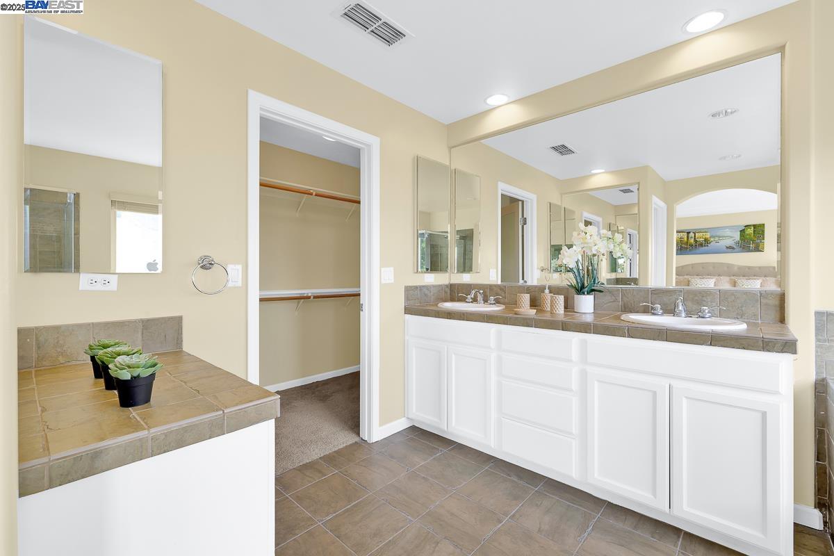 Detail Gallery Image 46 of 60 For 436 Wood Glen Dr, Richmond,  CA 94806 - 5 Beds | 4 Baths