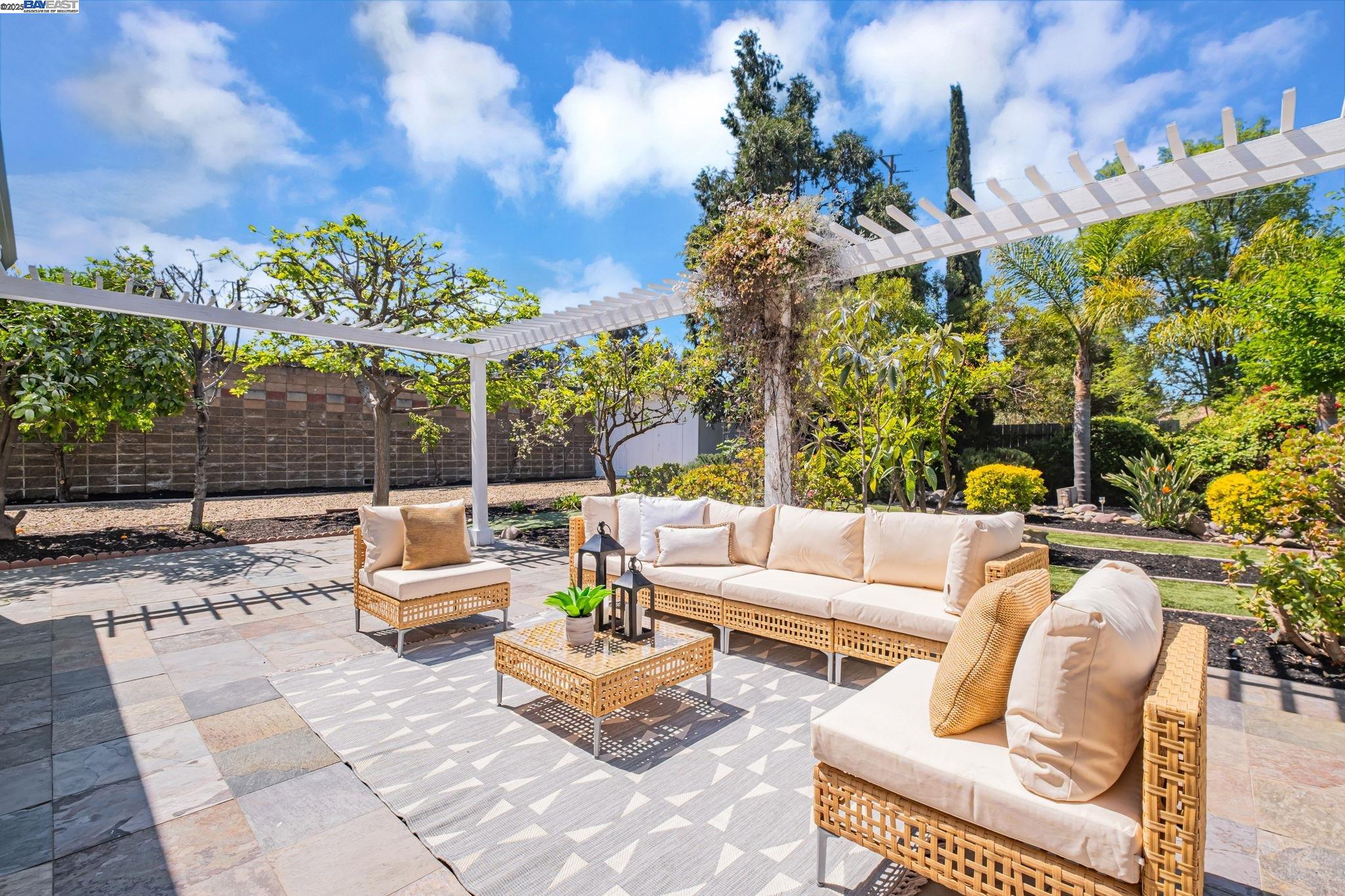 Detail Gallery Image 24 of 30 For 42473 Paseo Padre Pkwy, Fremont,  CA 94539 - 4 Beds | 2 Baths