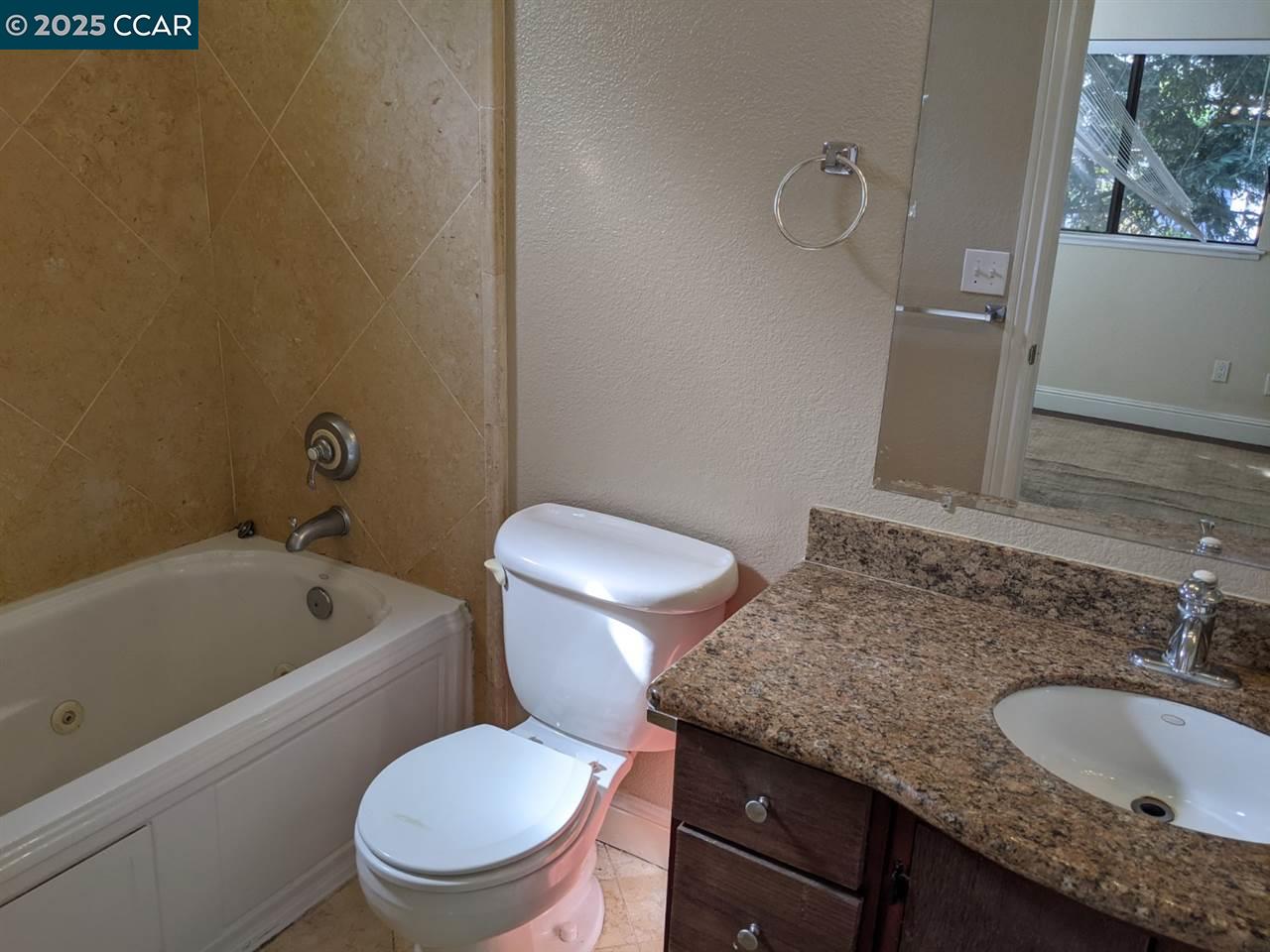 Detail Gallery Image 12 of 20 For 249 Sea Crest Cir, Vallejo,  CA 94590 - 2 Beds | 2/1 Baths
