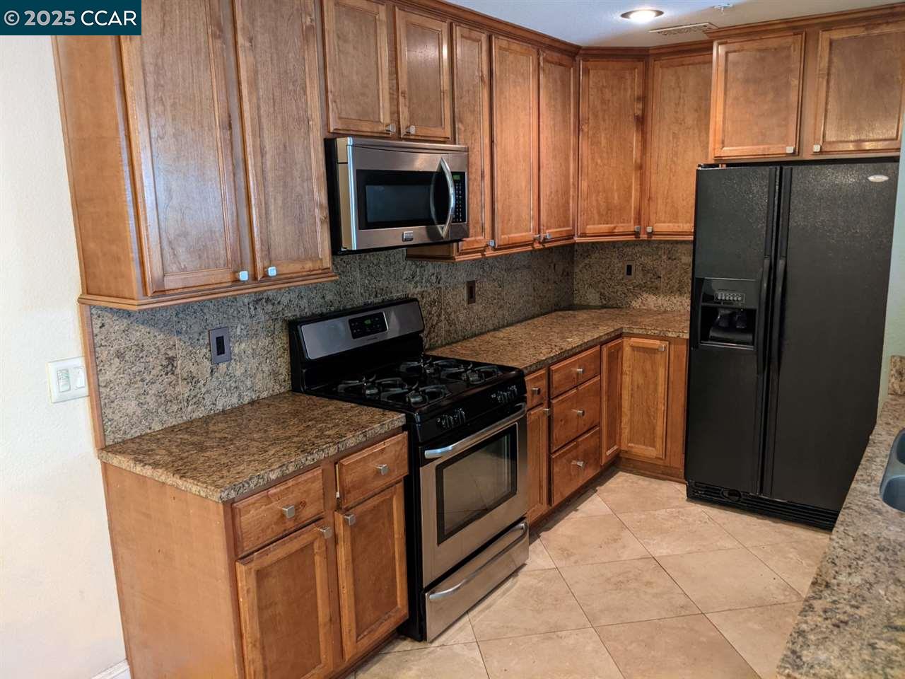 Detail Gallery Image 5 of 20 For 249 Sea Crest Cir, Vallejo,  CA 94590 - 2 Beds | 2/1 Baths