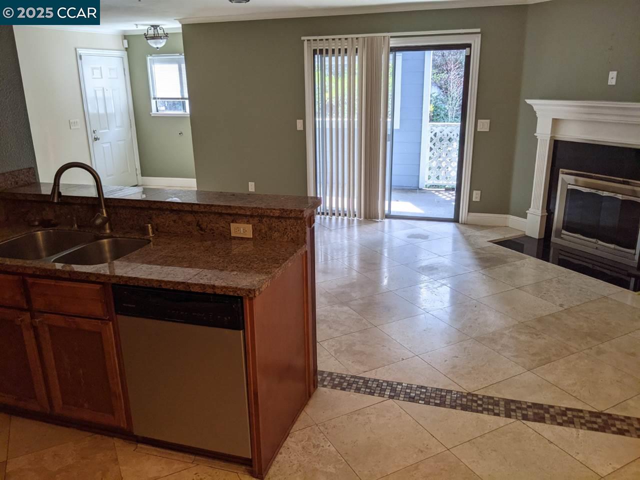 Detail Gallery Image 7 of 20 For 249 Sea Crest Cir, Vallejo,  CA 94590 - 2 Beds | 2/1 Baths