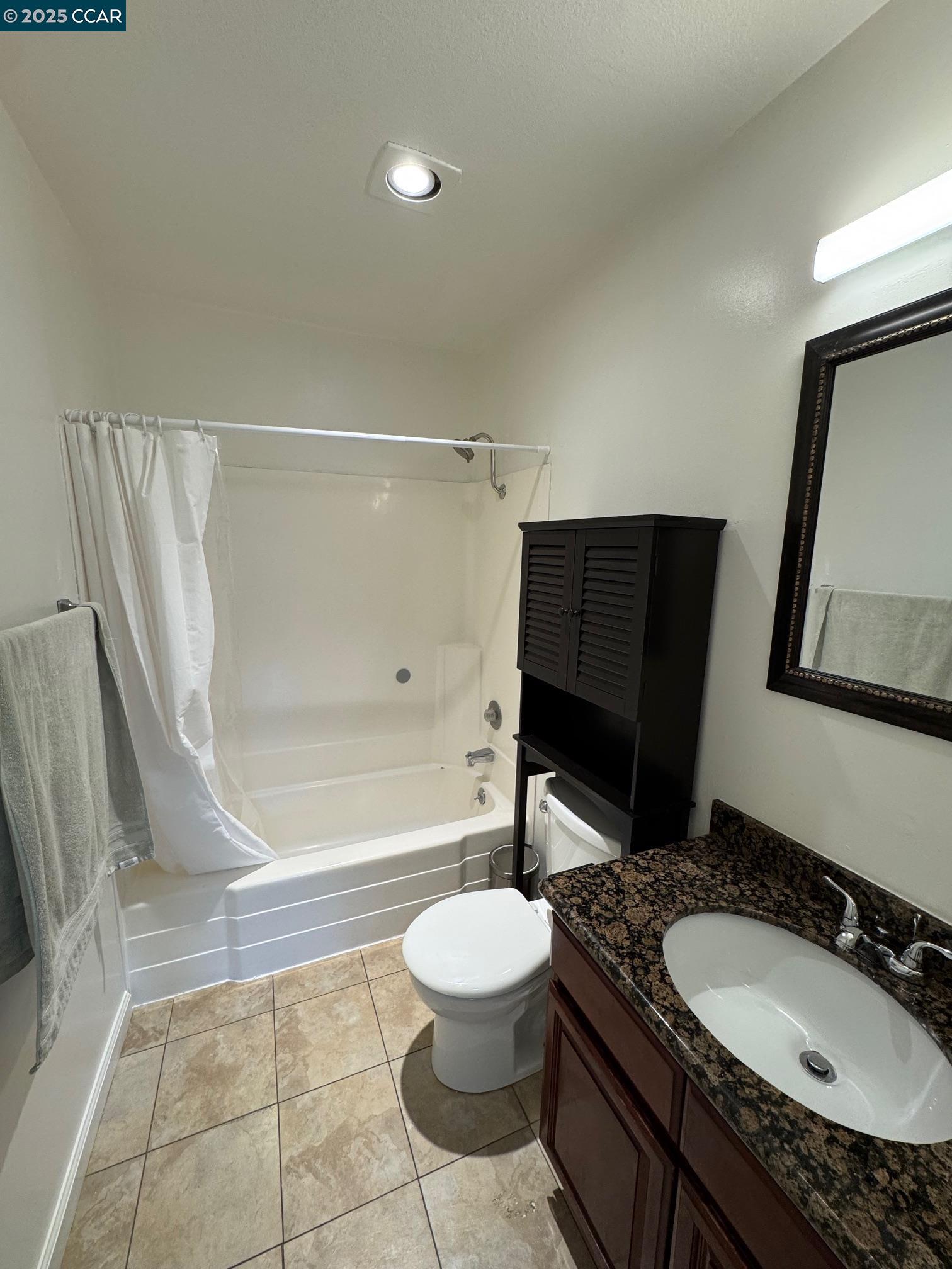 Detail Gallery Image 11 of 18 For 1060 Oak Grove Rd #25,  Concord,  CA 94518 - 1 Beds | 1 Baths