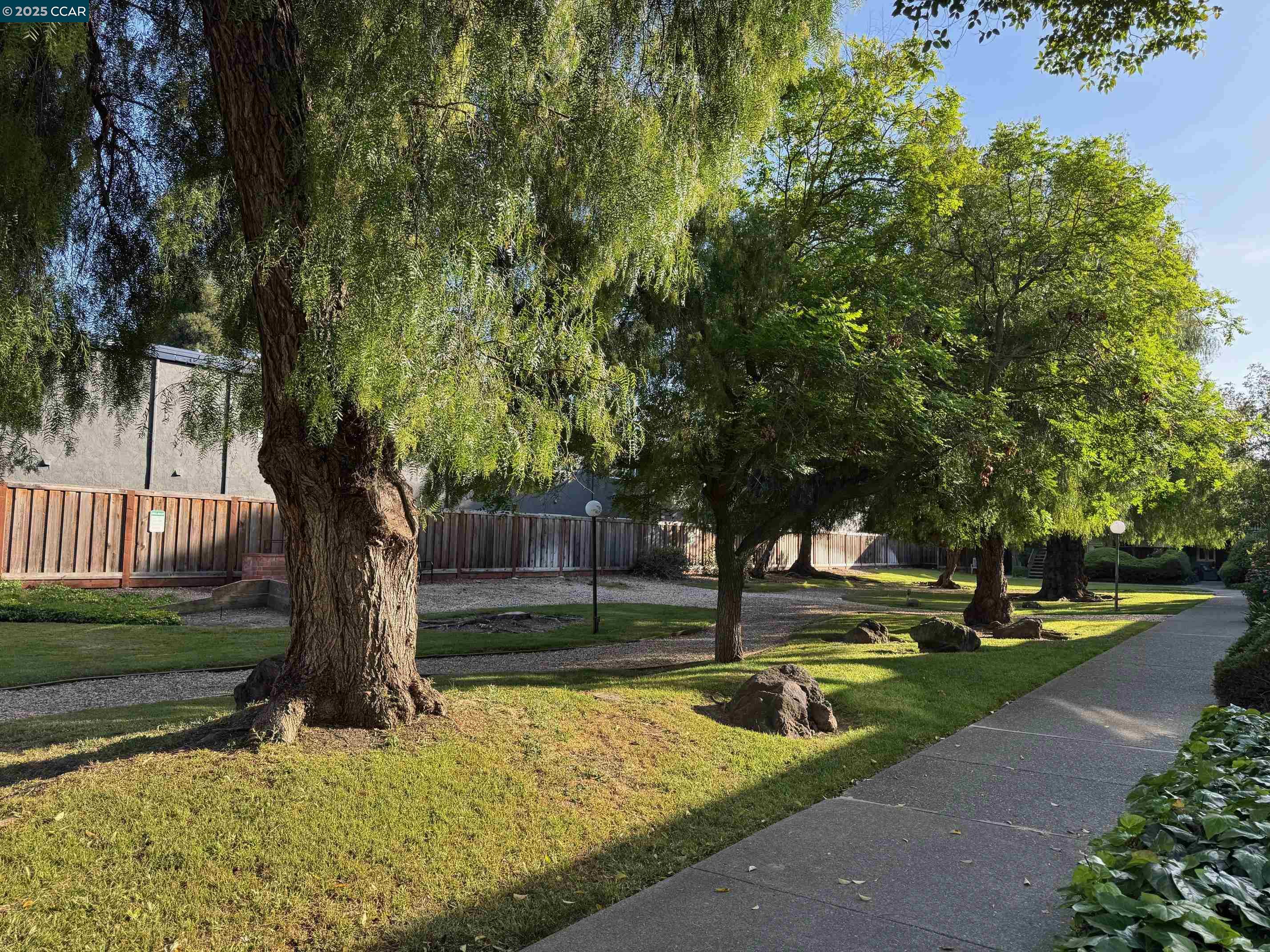 Detail Gallery Image 14 of 18 For 1060 Oak Grove Rd #25,  Concord,  CA 94518 - 1 Beds | 1 Baths