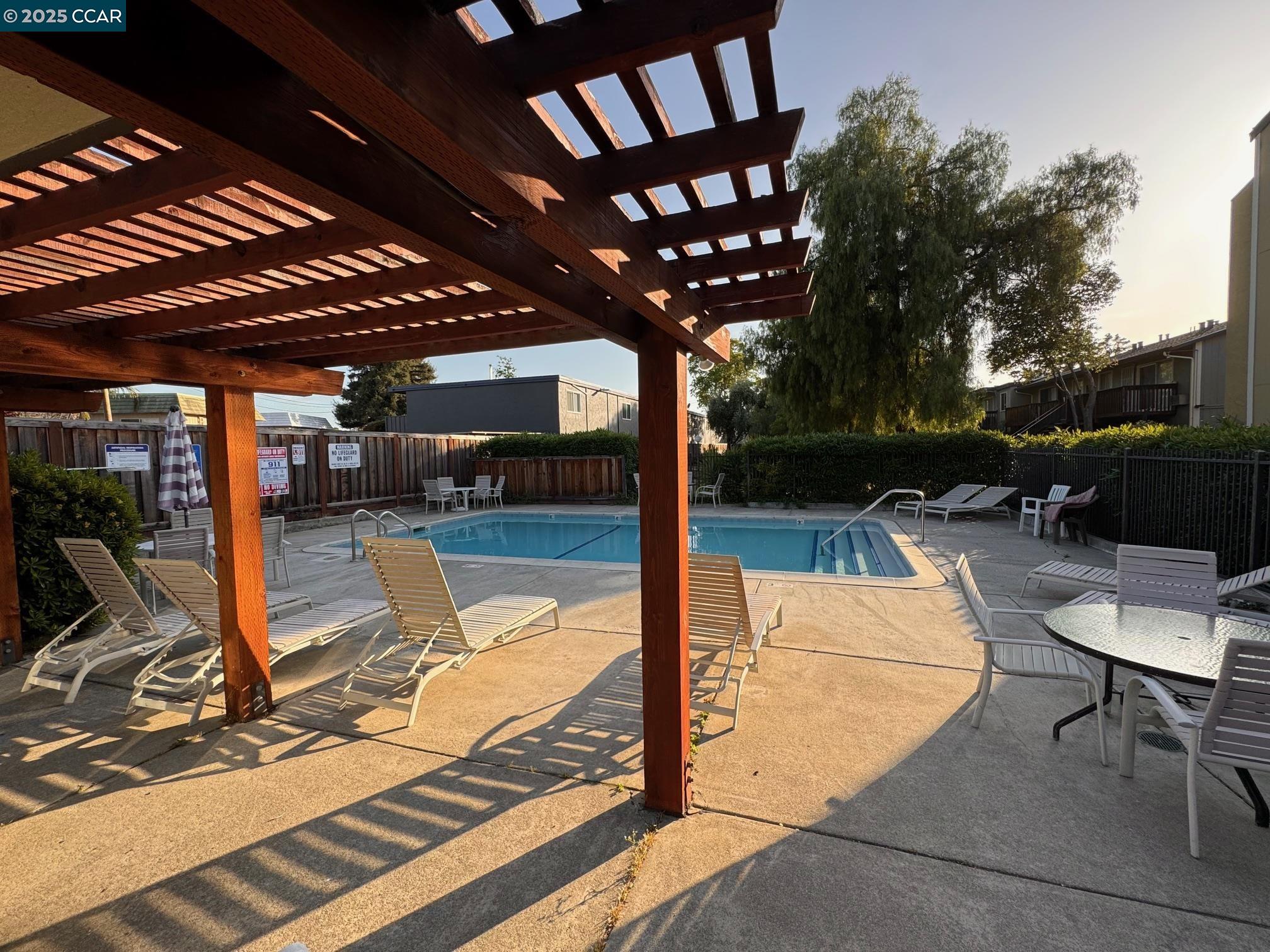 Detail Gallery Image 17 of 18 For 1060 Oak Grove Rd #25,  Concord,  CA 94518 - 1 Beds | 1 Baths