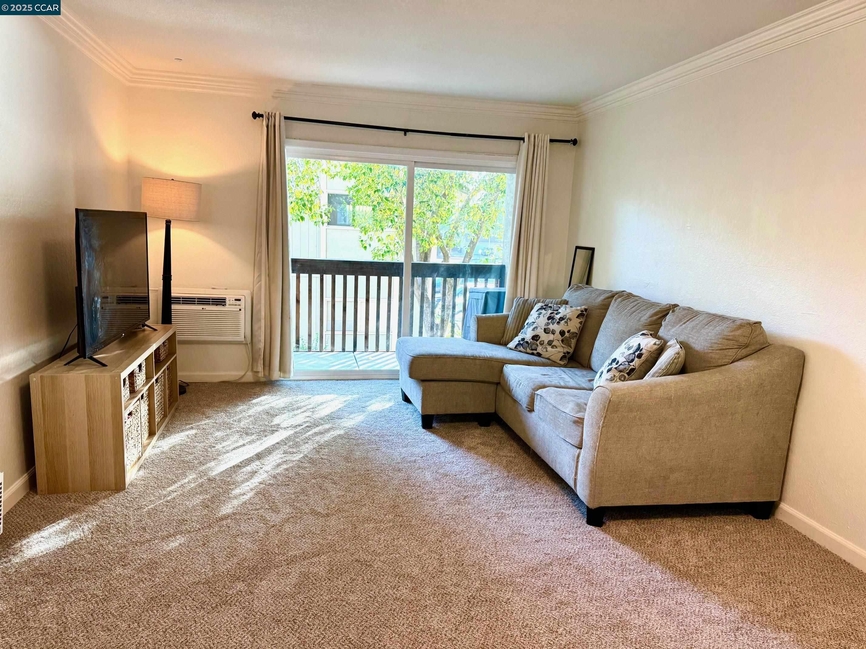 Detail Gallery Image 6 of 18 For 1060 Oak Grove Rd #25,  Concord,  CA 94518 - 1 Beds | 1 Baths