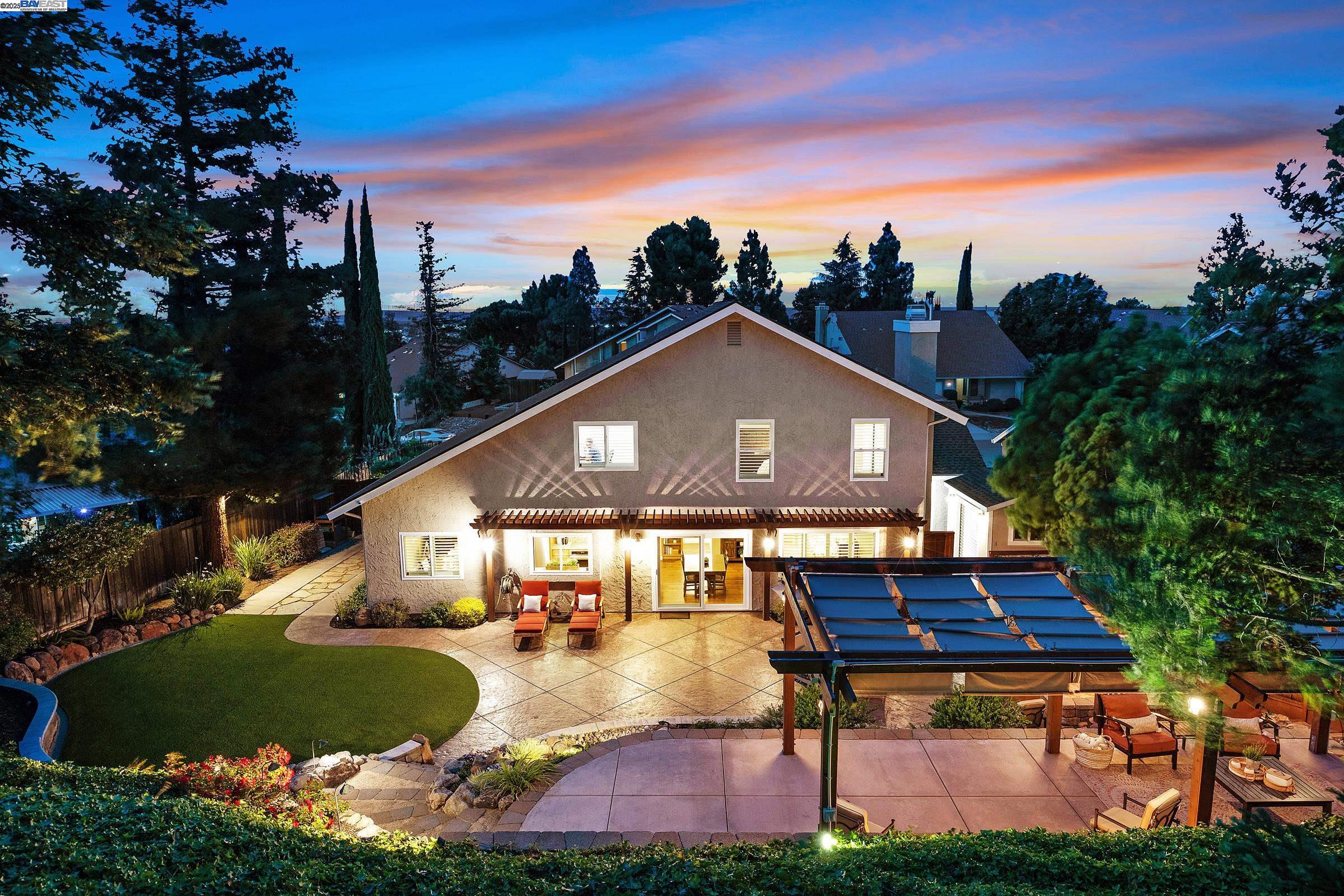 Detail Gallery Image 1 of 58 For 2843 Bluebell Cir, Antioch,  CA 94531 - 4 Beds | 2/1 Baths