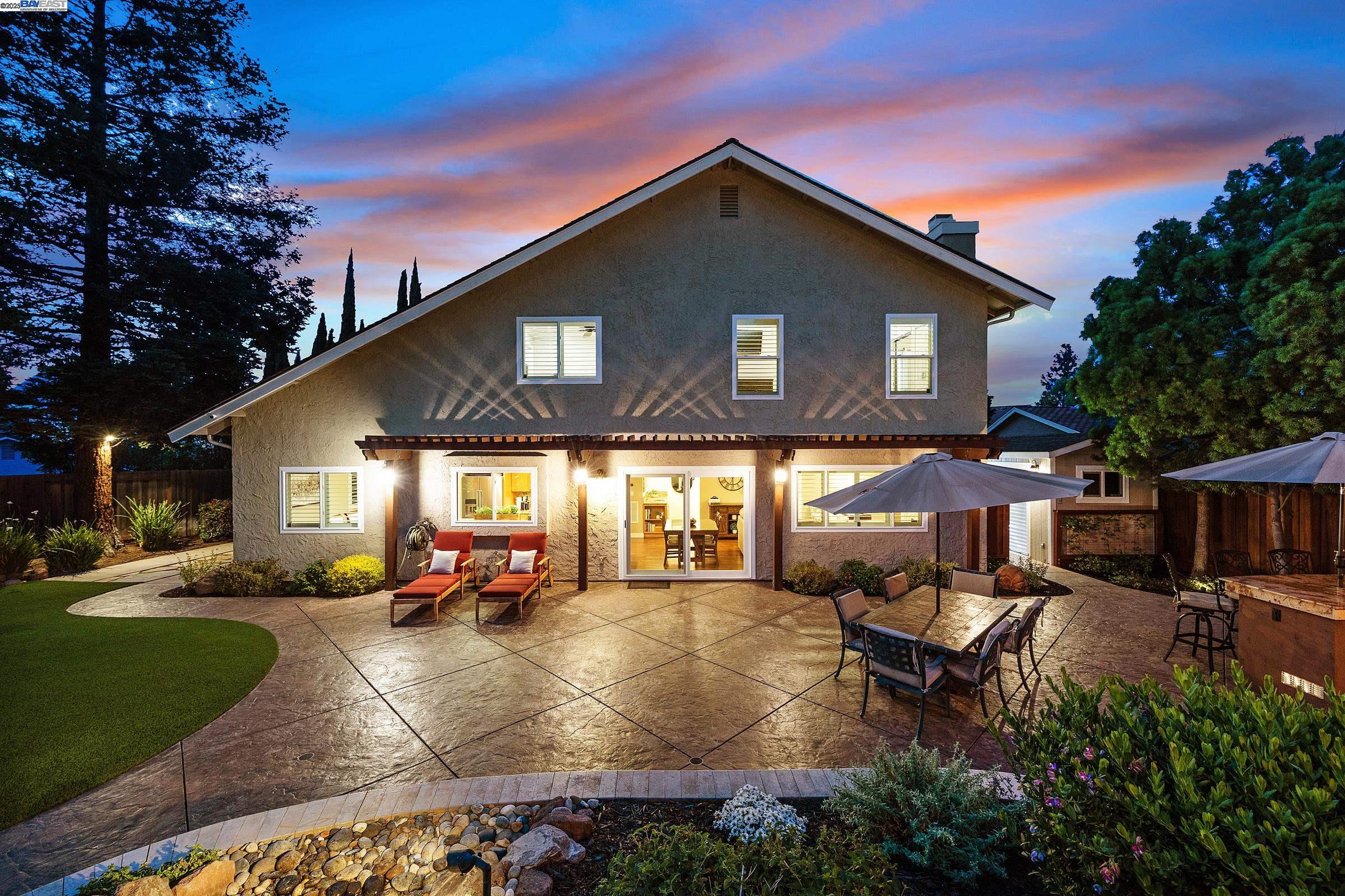 Detail Gallery Image 2 of 58 For 2843 Bluebell Cir, Antioch,  CA 94531 - 4 Beds | 2/1 Baths