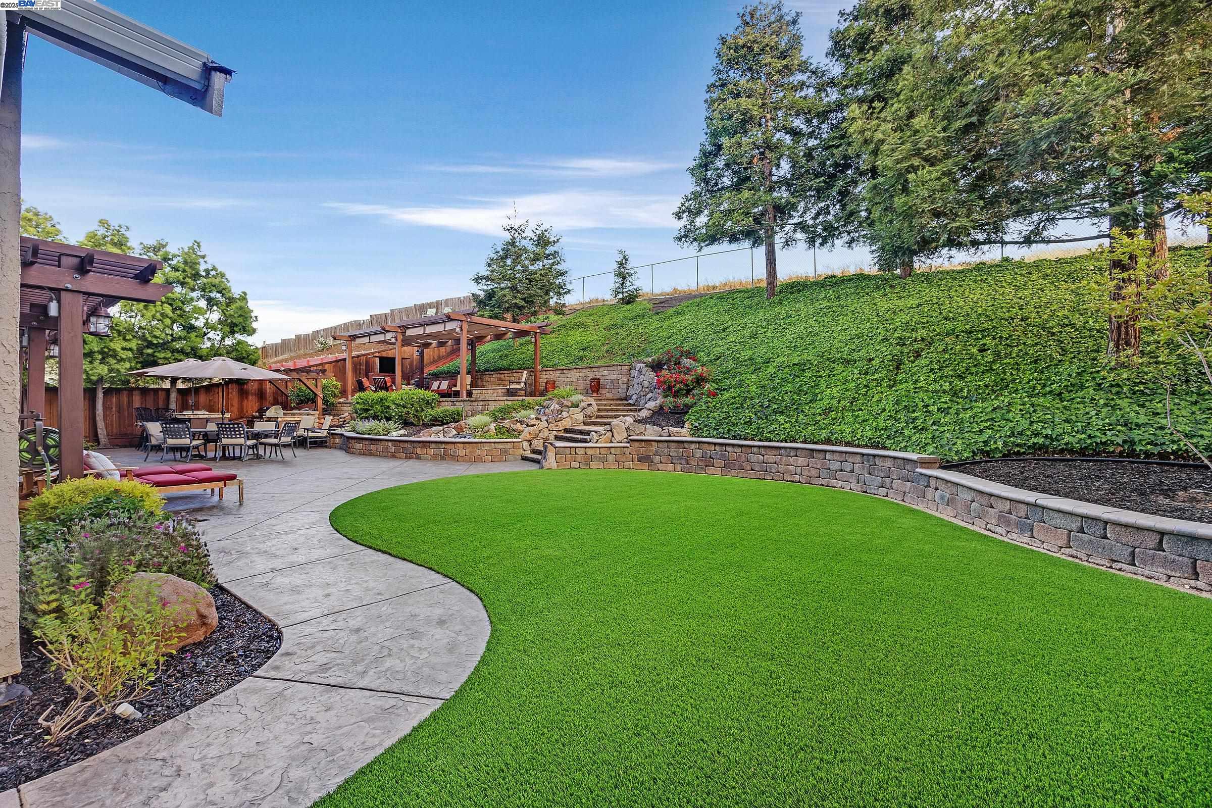 Detail Gallery Image 20 of 58 For 2843 Bluebell Cir, Antioch,  CA 94531 - 4 Beds | 2/1 Baths