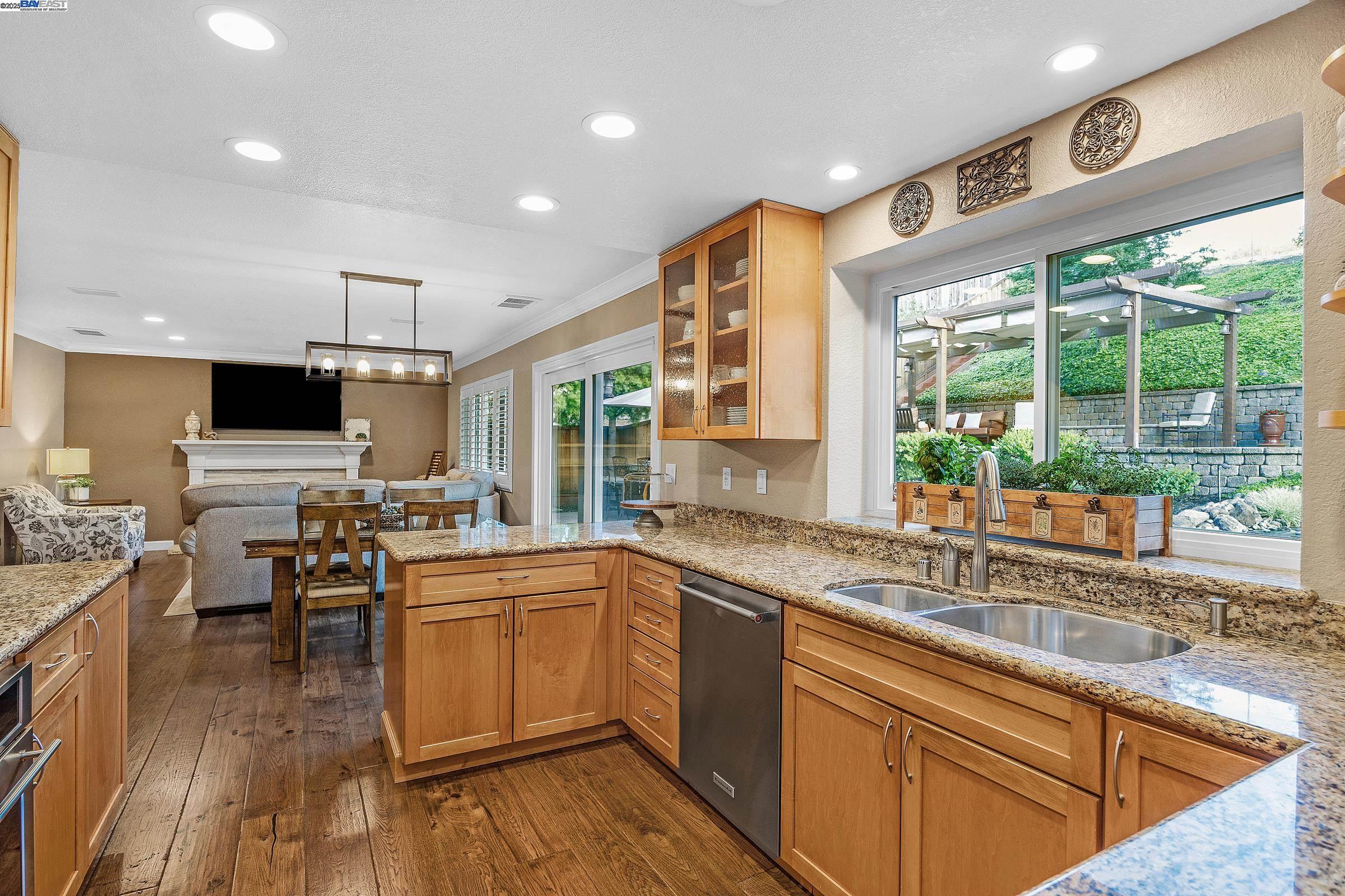 Detail Gallery Image 40 of 58 For 2843 Bluebell Cir, Antioch,  CA 94531 - 4 Beds | 2/1 Baths