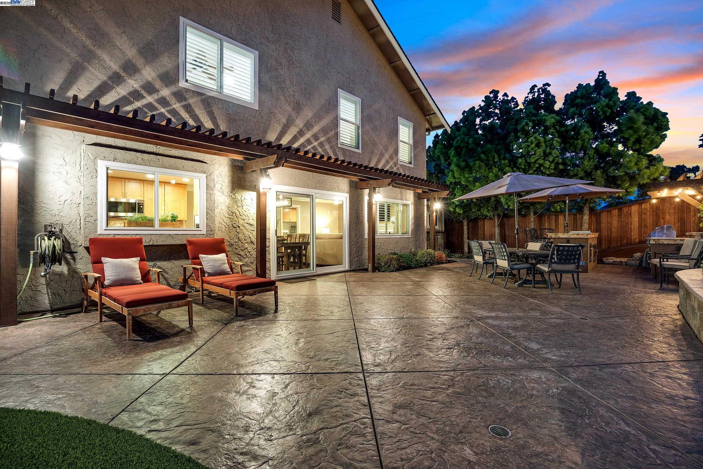 Detail Gallery Image 5 of 58 For 2843 Bluebell Cir, Antioch,  CA 94531 - 4 Beds | 2/1 Baths