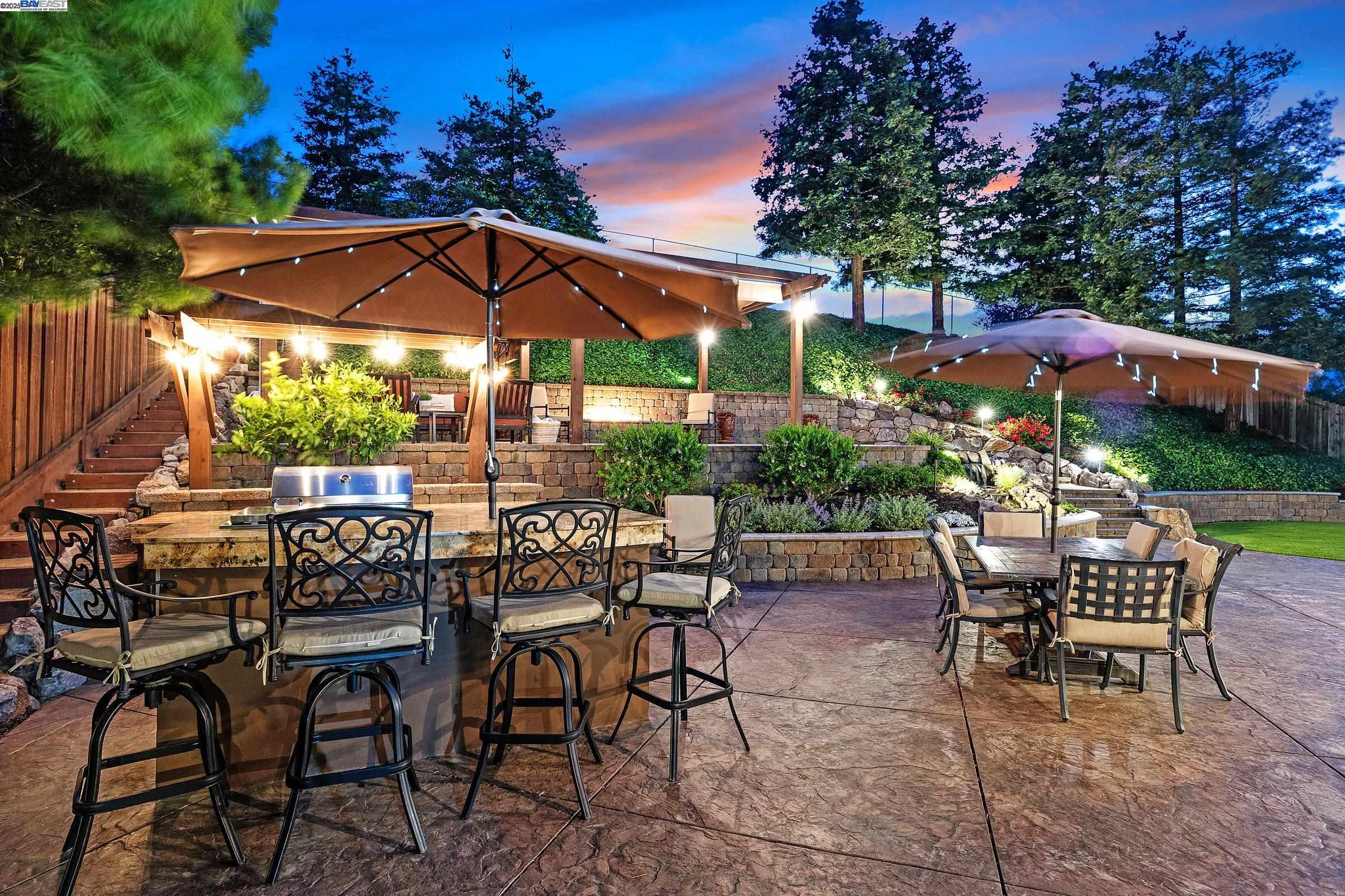 Detail Gallery Image 7 of 58 For 2843 Bluebell Cir, Antioch,  CA 94531 - 4 Beds | 2/1 Baths