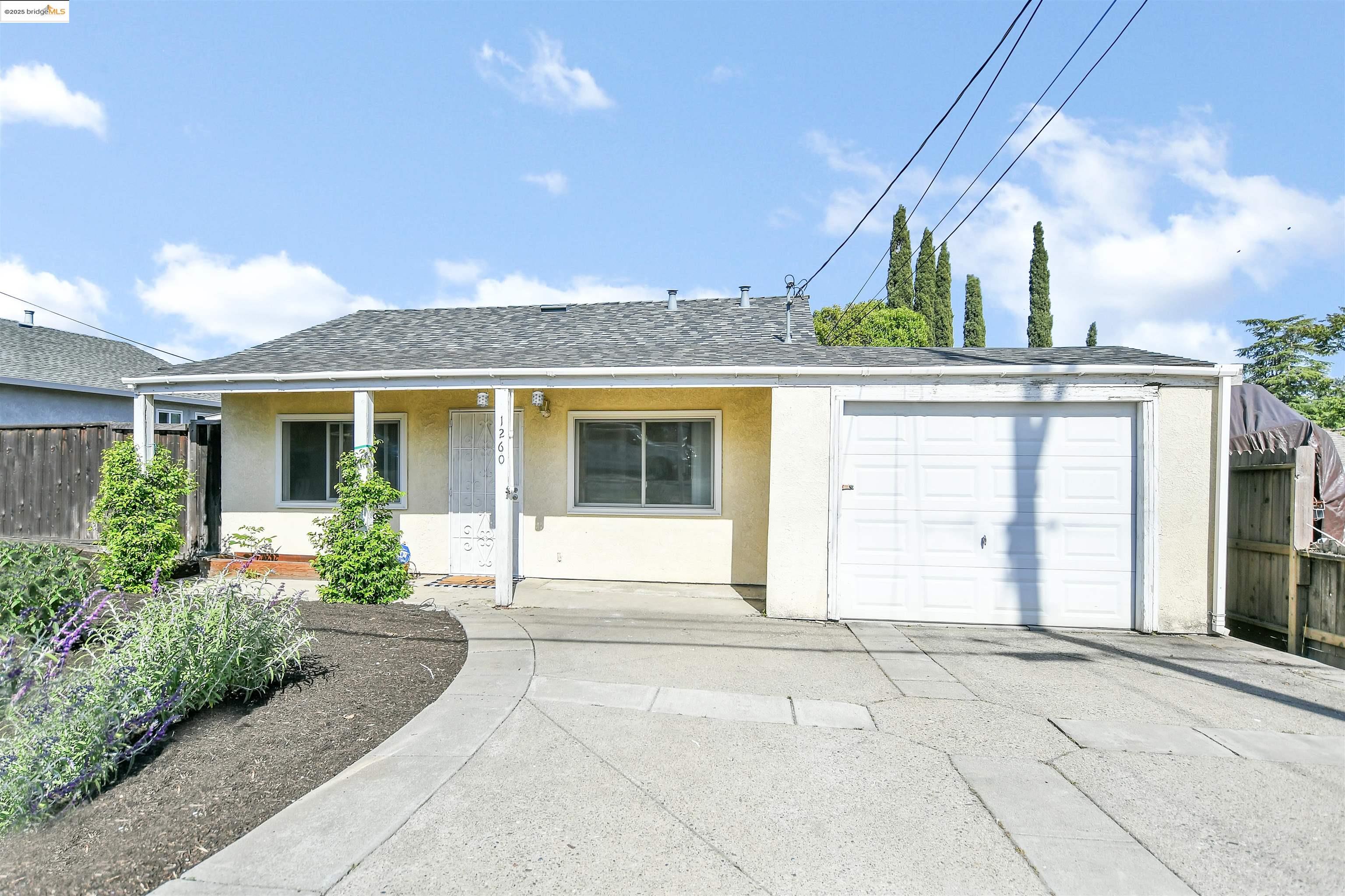 Detail Gallery Image 1 of 1 For 1260 Santa Fe Avenue, Martinez,  CA 94553 - 3 Beds | 2 Baths