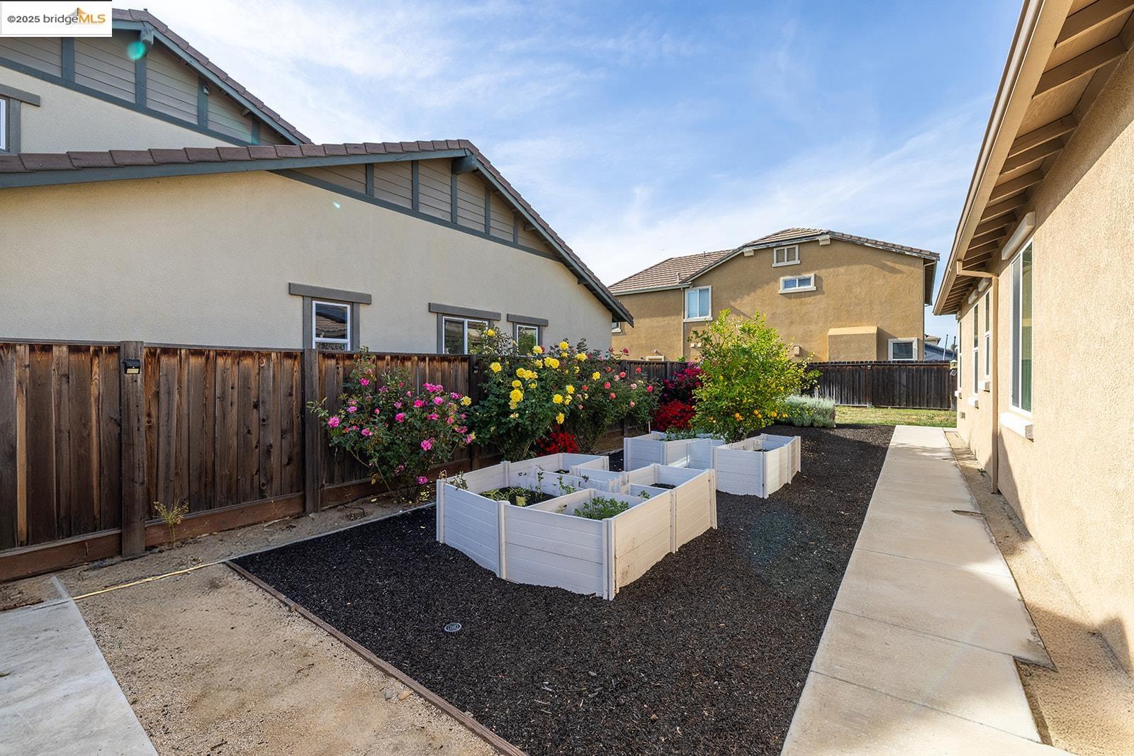 Detail Gallery Image 19 of 23 For 14 Prescott Circle, Oakley,  CA 94561-2096 - 3 Beds | 2 Baths