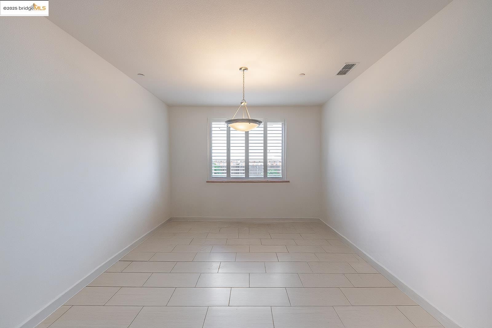 Detail Gallery Image 10 of 23 For 14 Prescott Circle, Oakley,  CA 94561-2096 - 3 Beds | 2 Baths