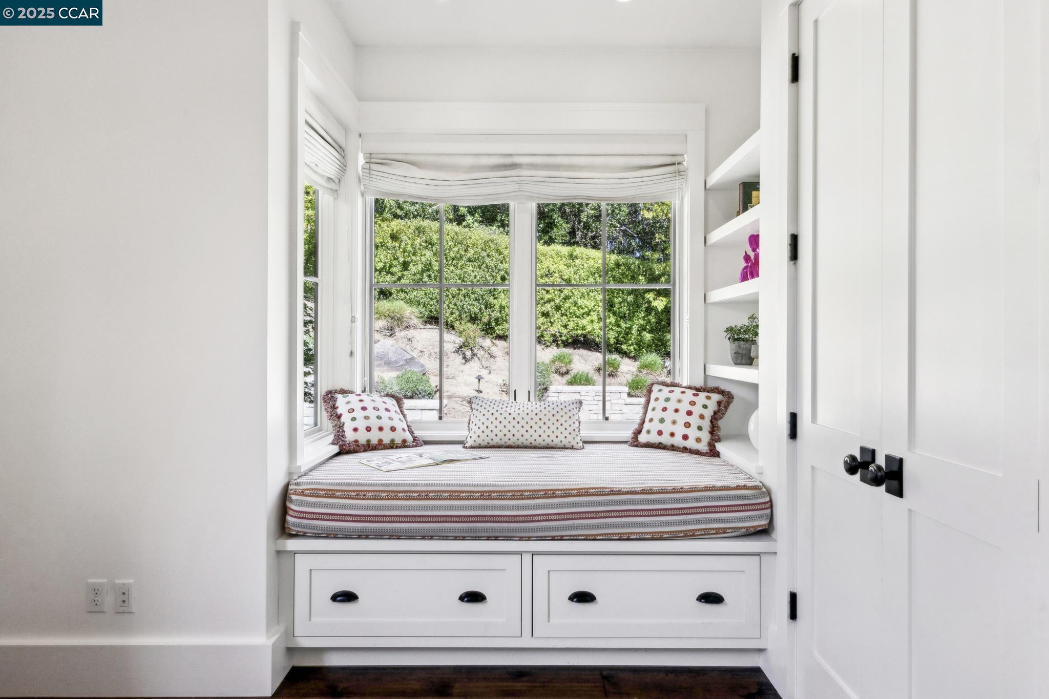 property-img