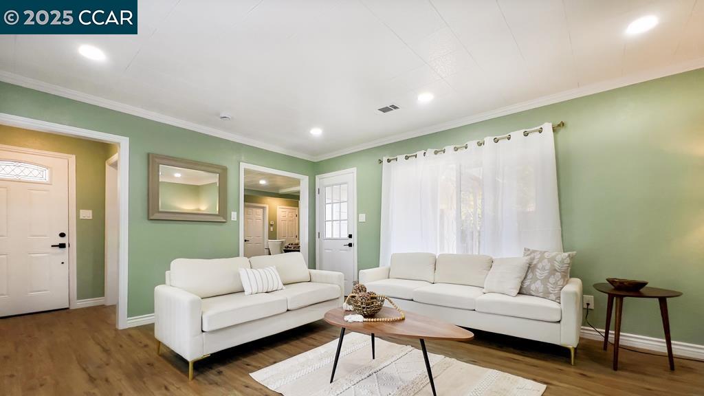 Detail Gallery Image 1 of 1 For 3060 Grant St, Concord,  CA 94520 - 2 Beds | 1 Baths