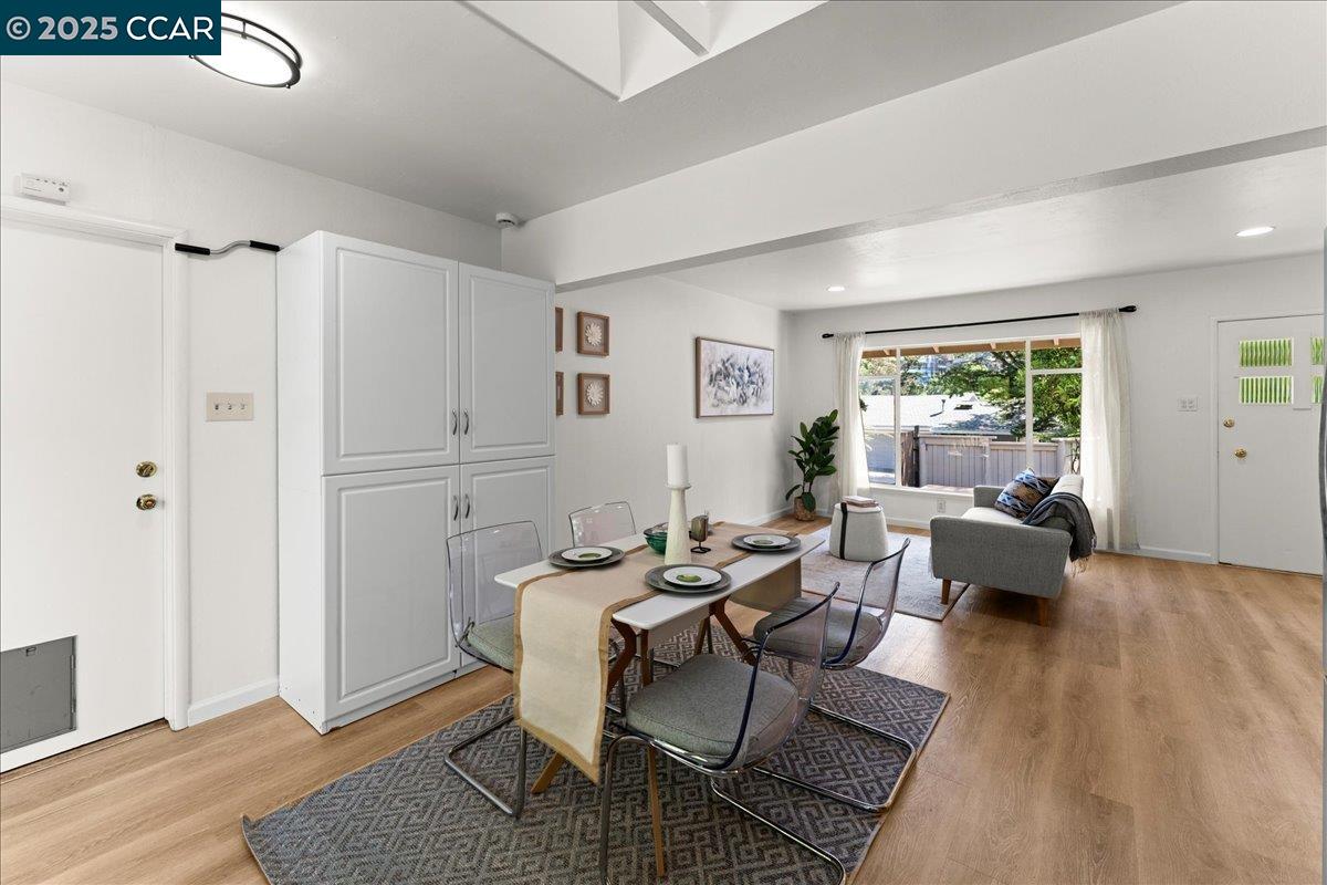 Detail Gallery Image 11 of 46 For 6615 Evergreen Ave, Oakland,  CA 94611 - 2 Beds | 1 Baths