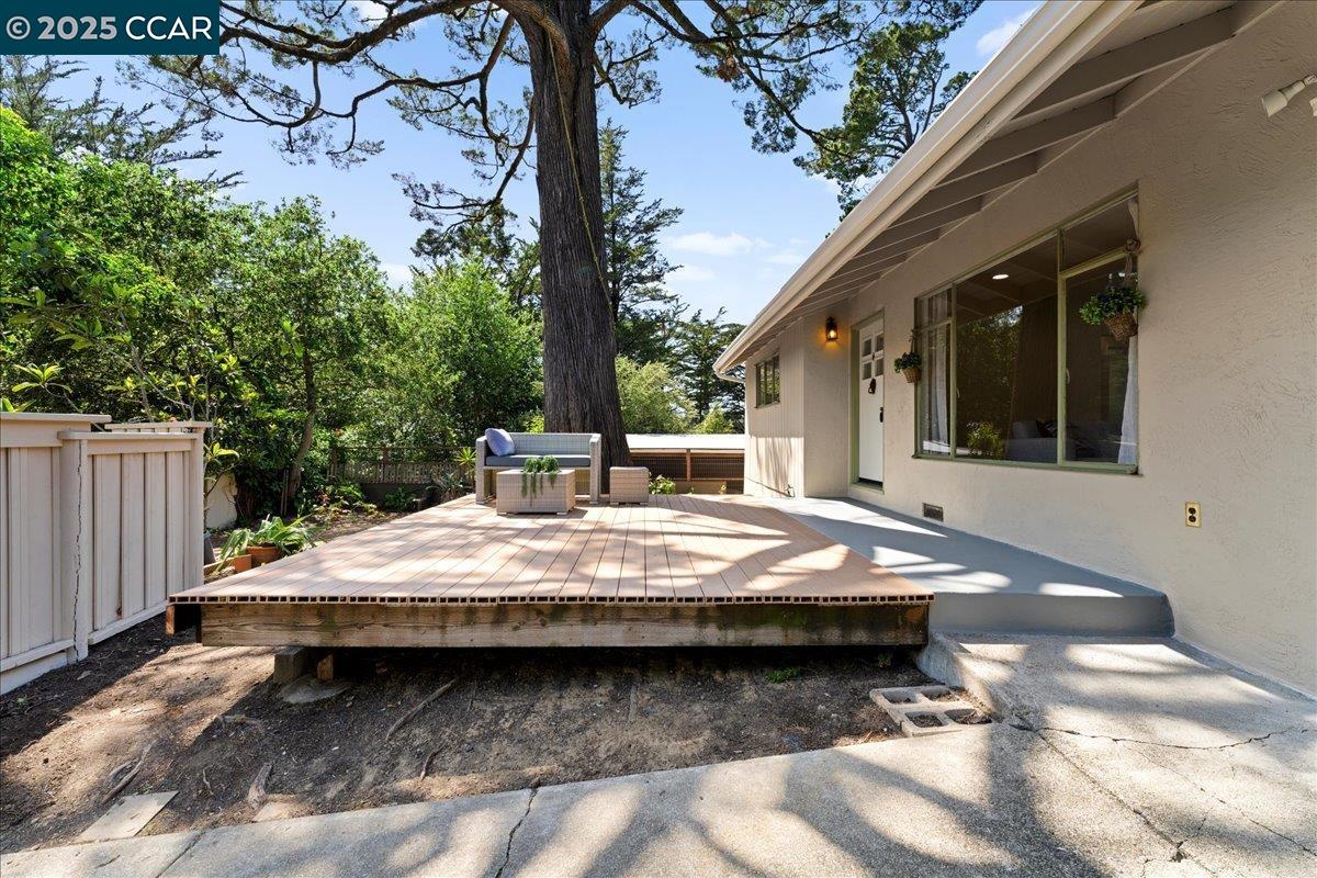 Detail Gallery Image 25 of 46 For 6615 Evergreen Ave, Oakland,  CA 94611 - 2 Beds | 1 Baths