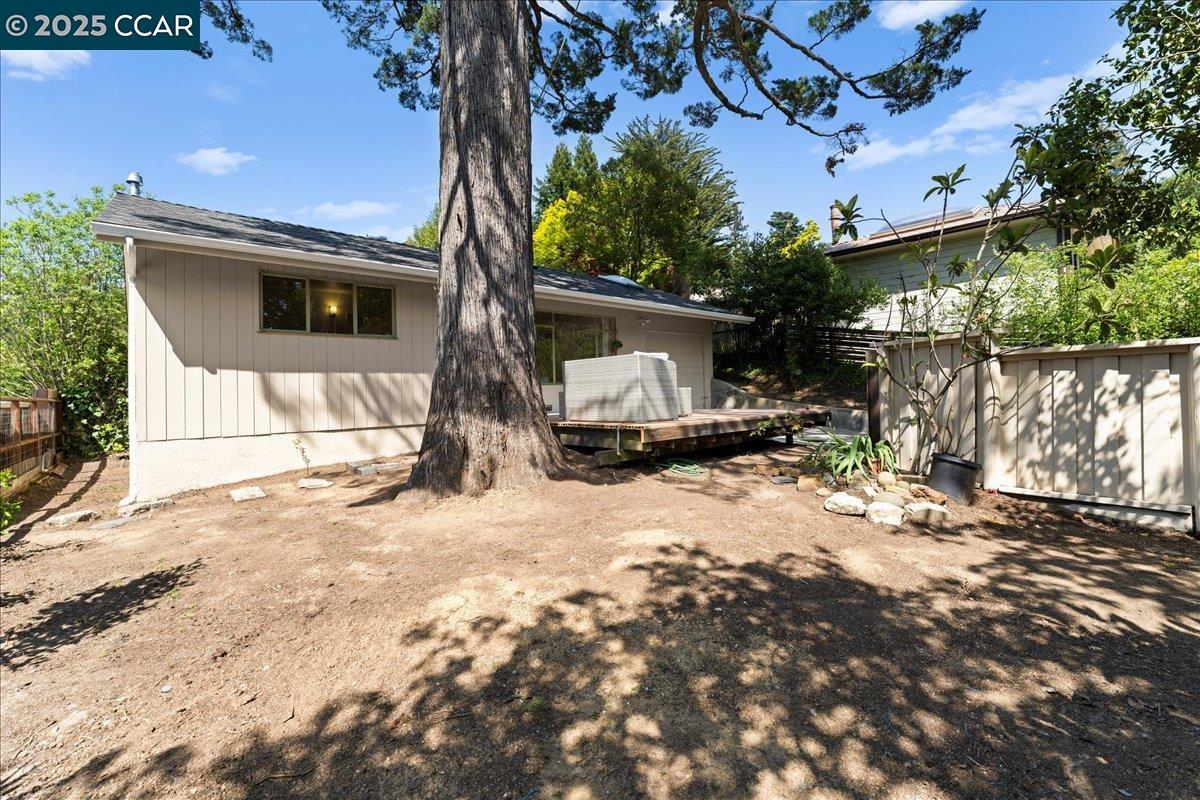 Detail Gallery Image 26 of 46 For 6615 Evergreen Ave, Oakland,  CA 94611 - 2 Beds | 1 Baths