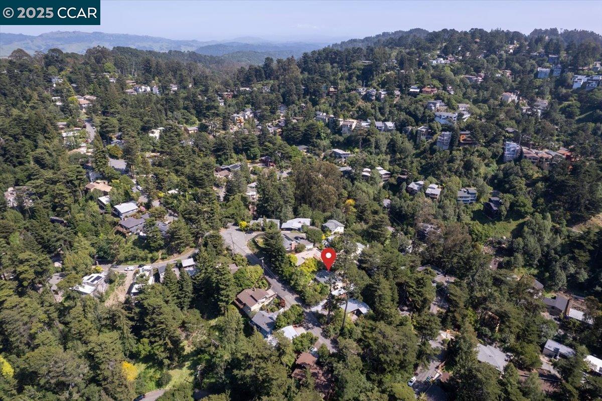 Detail Gallery Image 41 of 46 For 6615 Evergreen Ave, Oakland,  CA 94611 - 2 Beds | 1 Baths
