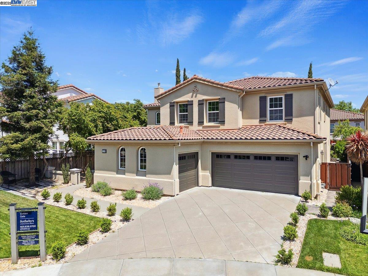 Detail Gallery Image 1 of 1 For 1139 Deer Creek Ct, Pleasanton,  CA 94566 - 5 Beds | 4 Baths