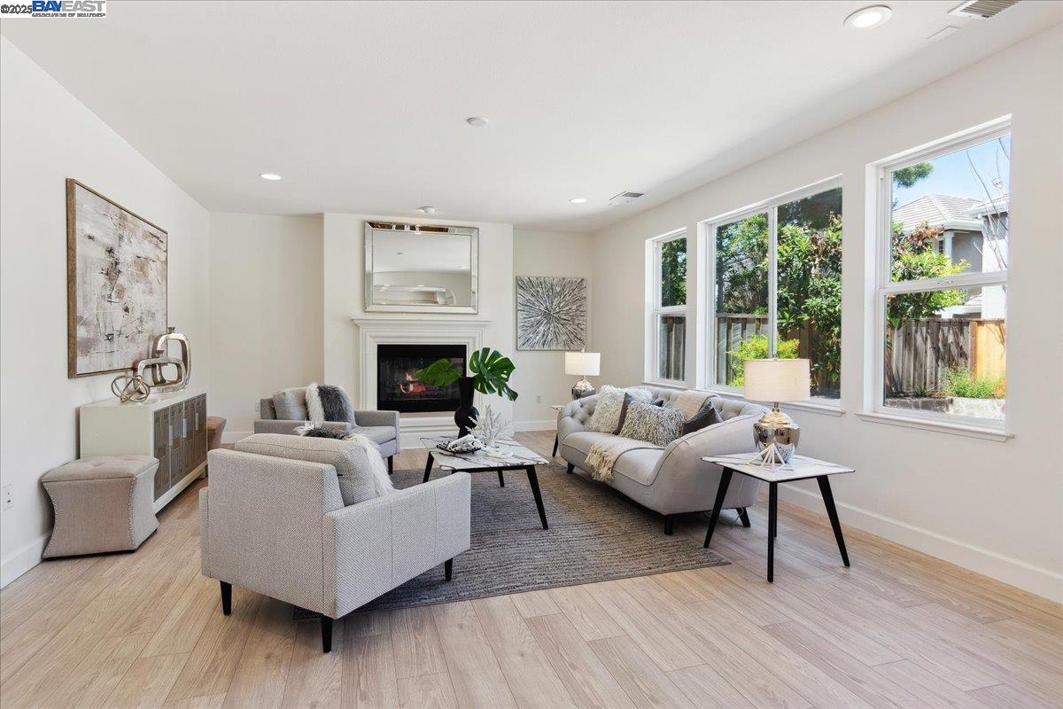 Detail Gallery Image 13 of 47 For 1139 Deer Creek Ct, Pleasanton,  CA 94566 - 5 Beds | 4 Baths
