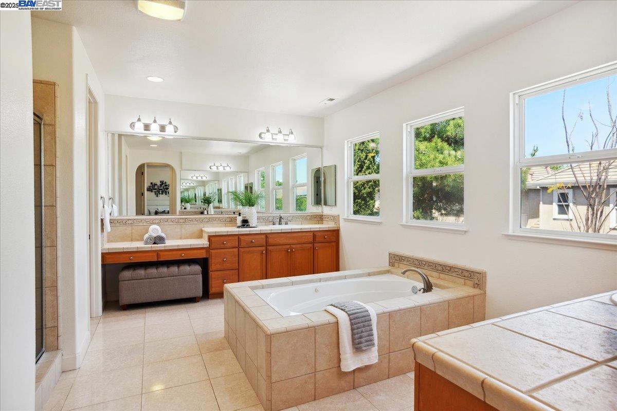 Detail Gallery Image 28 of 47 For 1139 Deer Creek Ct, Pleasanton,  CA 94566 - 5 Beds | 4 Baths