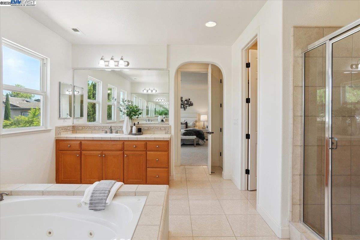 Detail Gallery Image 29 of 47 For 1139 Deer Creek Ct, Pleasanton,  CA 94566 - 5 Beds | 4 Baths