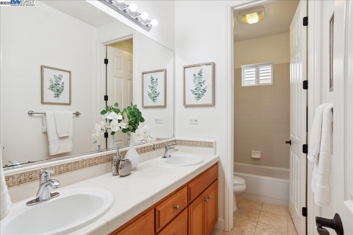 Detail Gallery Image 35 of 47 For 1139 Deer Creek Ct, Pleasanton,  CA 94566 - 5 Beds | 4 Baths