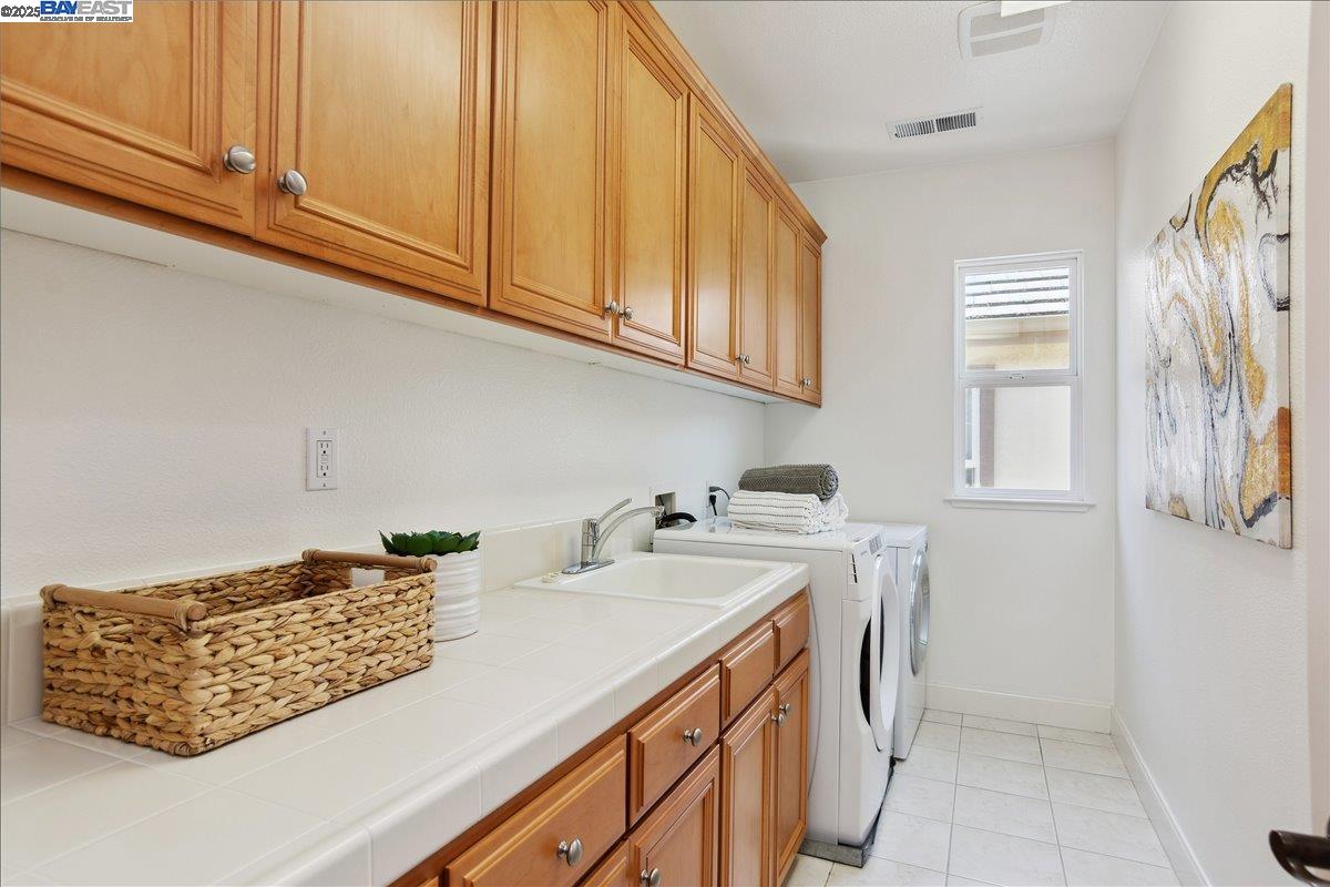 Detail Gallery Image 36 of 47 For 1139 Deer Creek Ct, Pleasanton,  CA 94566 - 5 Beds | 4 Baths