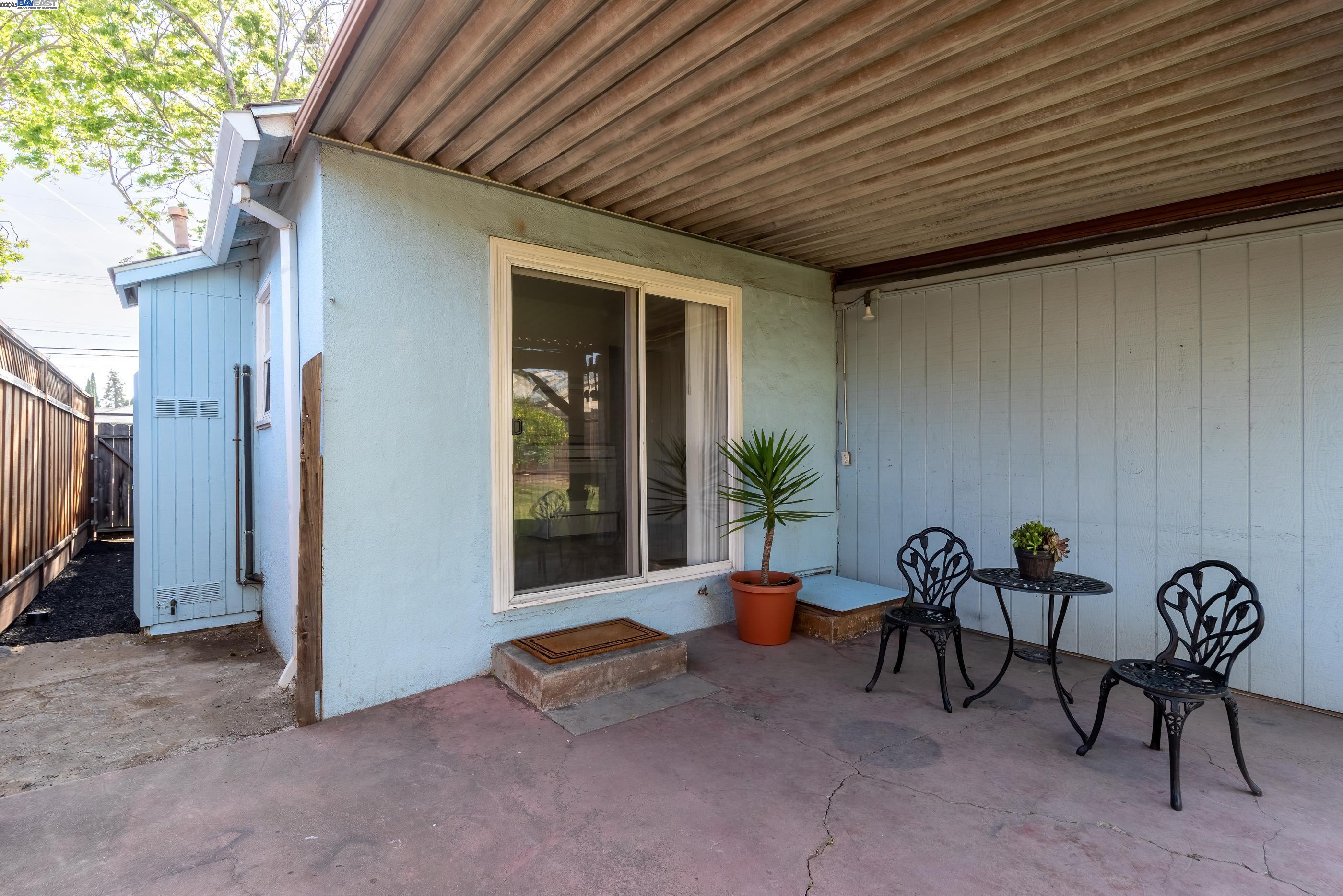 property-img